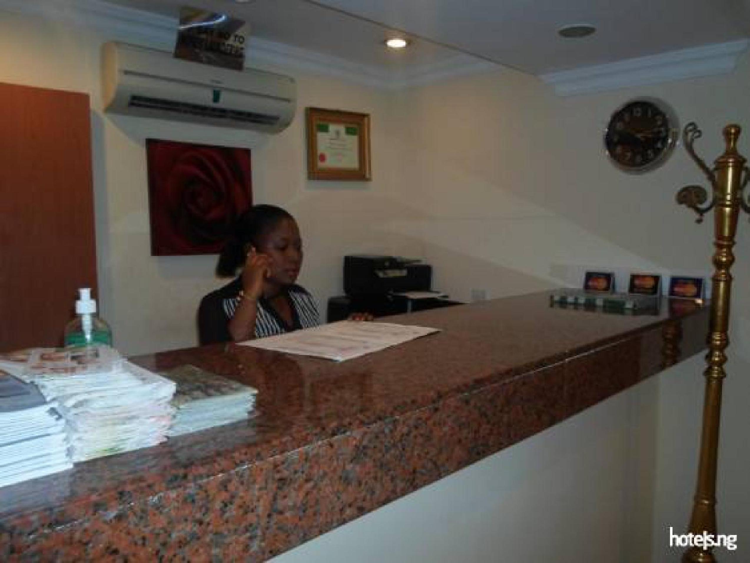 The Ambassadors Hotel - Guest Room