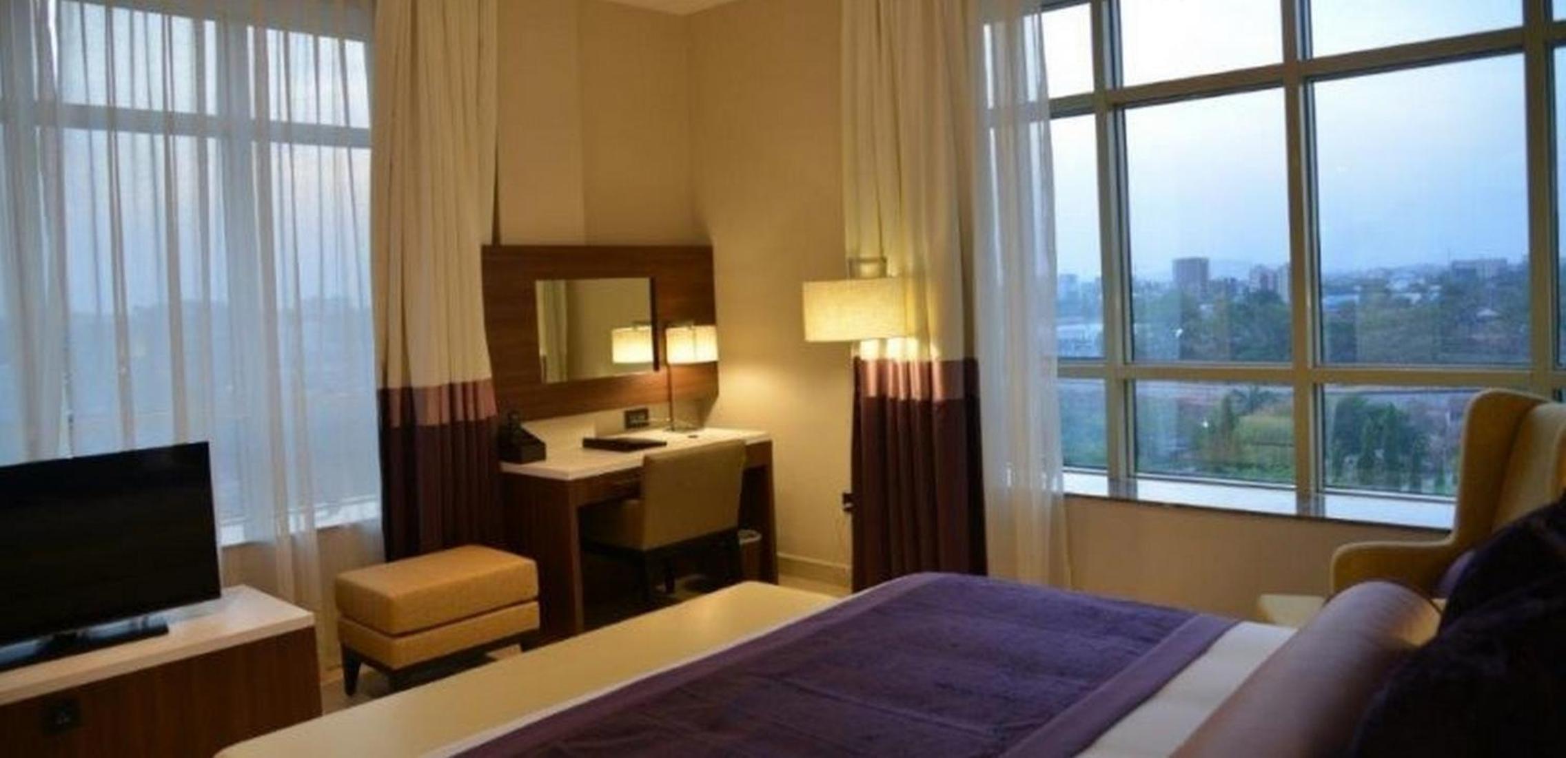 The Envoy Hotel and Suites view 3