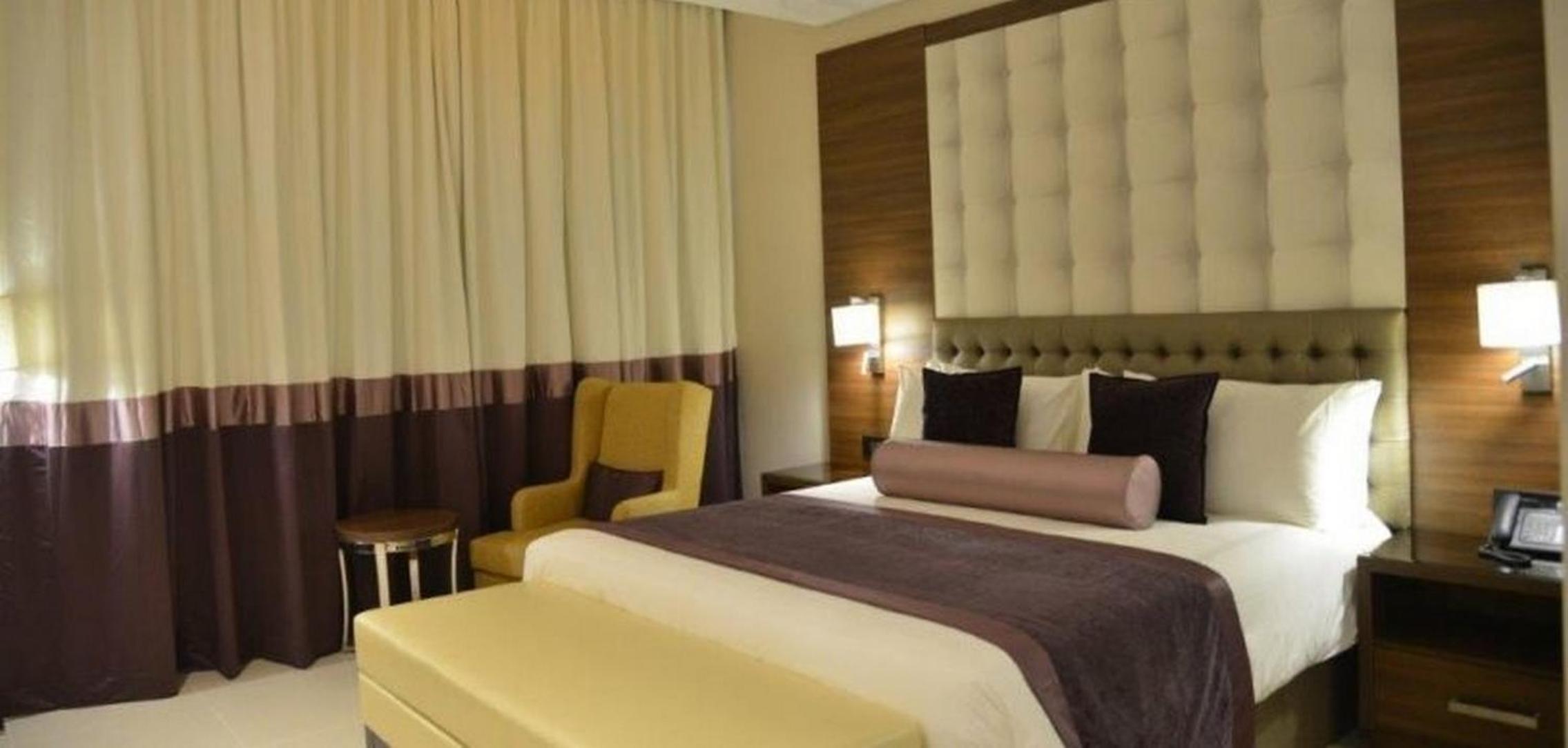 The Envoy Hotel and Suites view 4