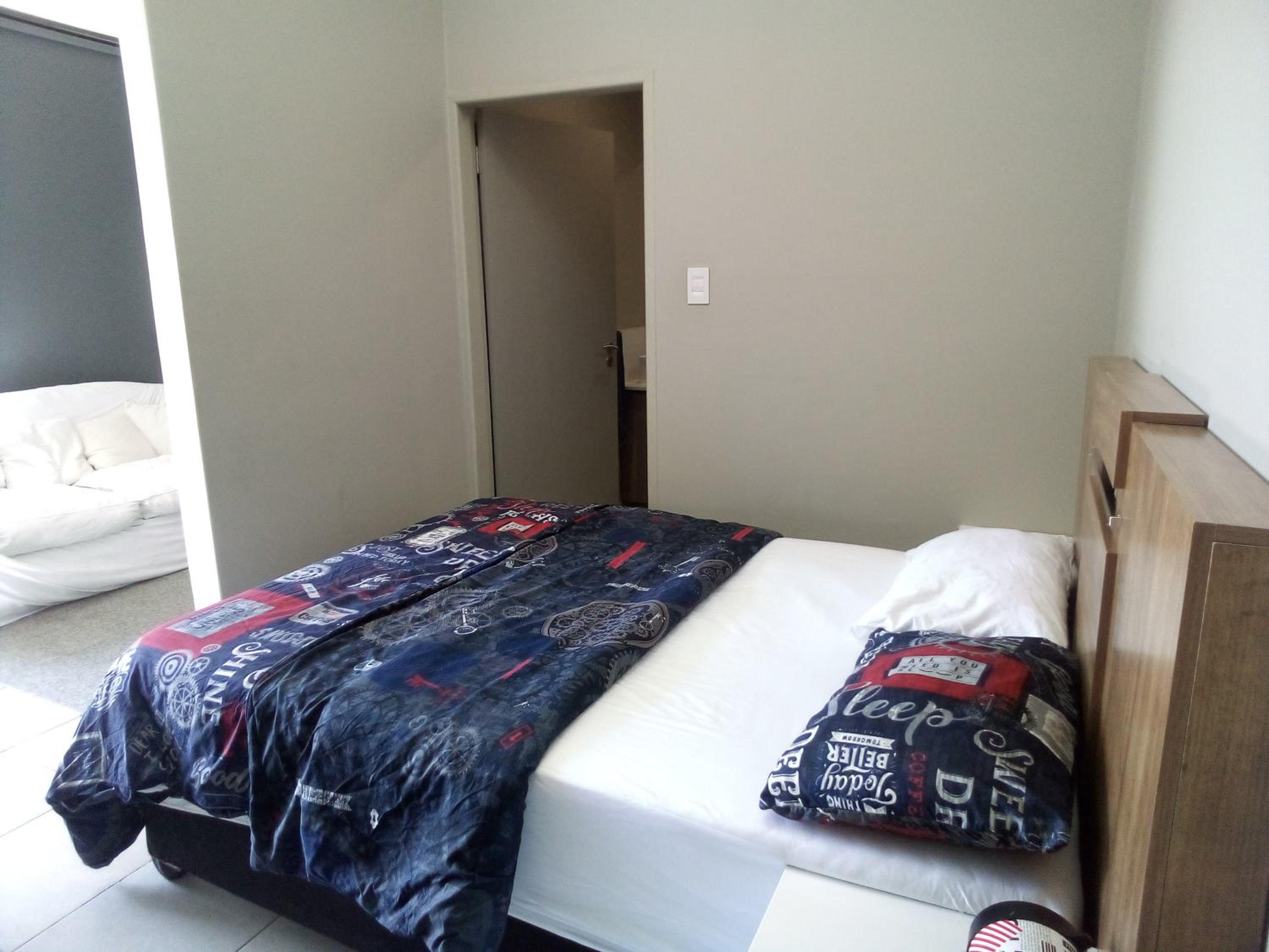 One Perfect Stay Median Rosebank