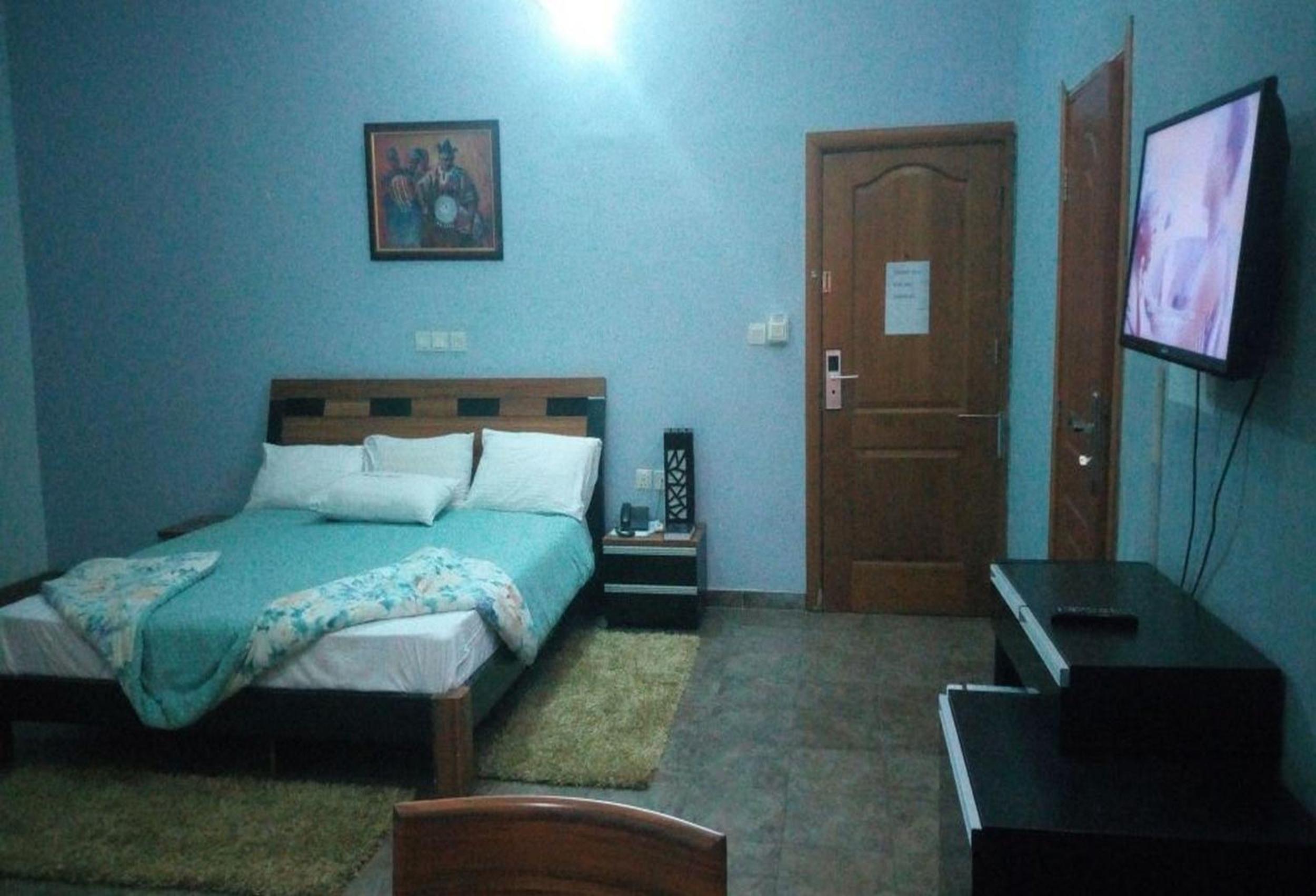 Photo 33