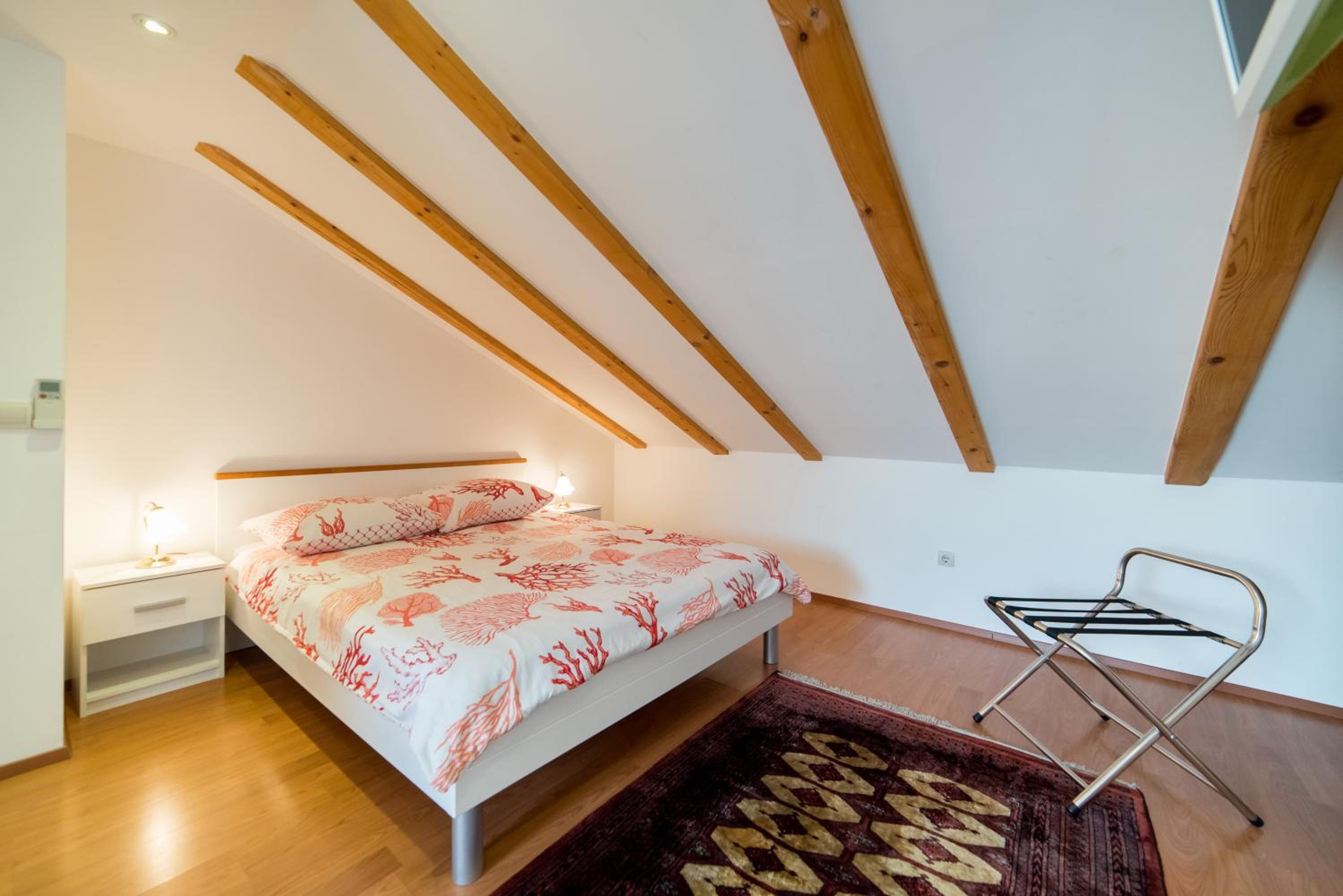 Rooms Raič