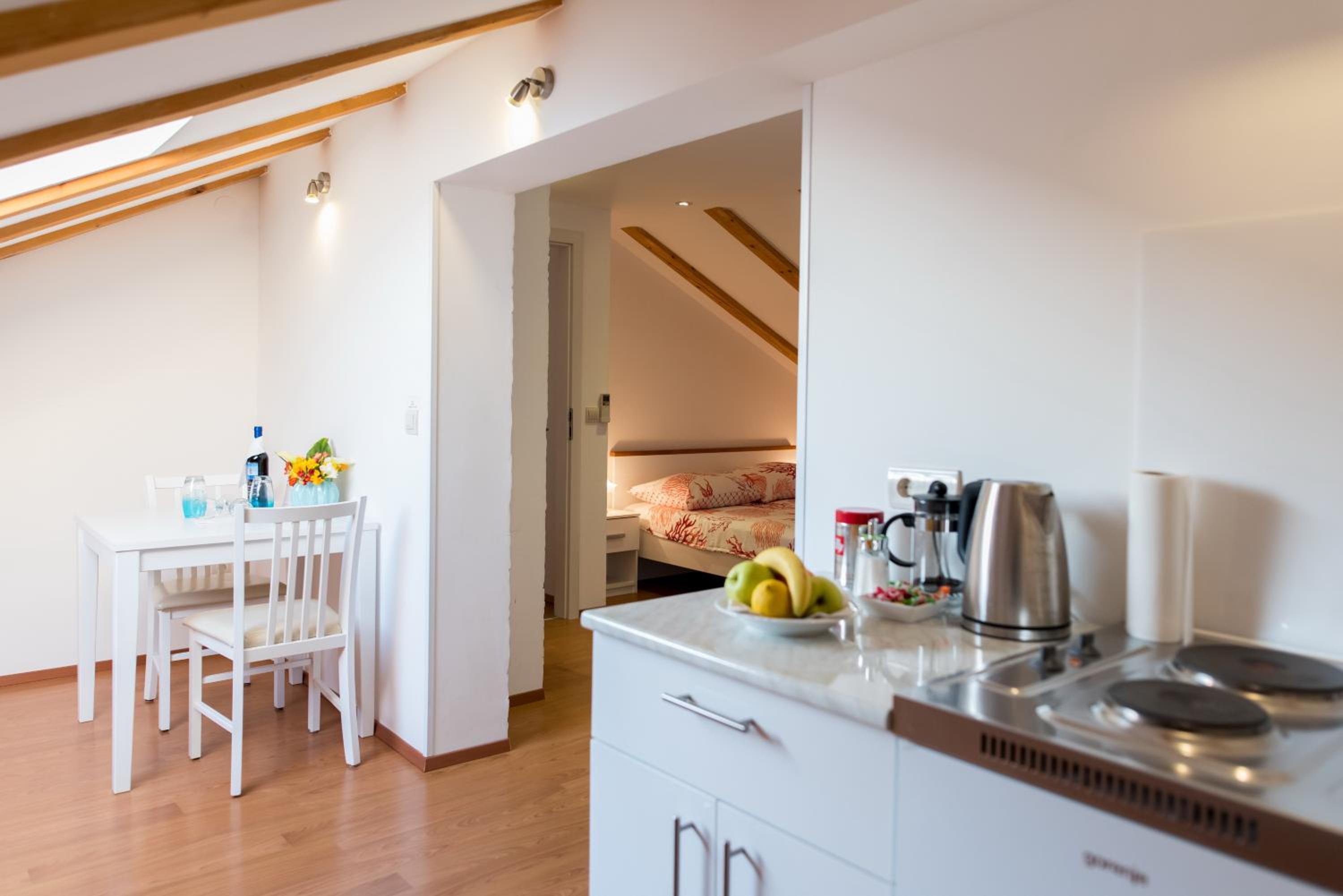 Rooms Raič