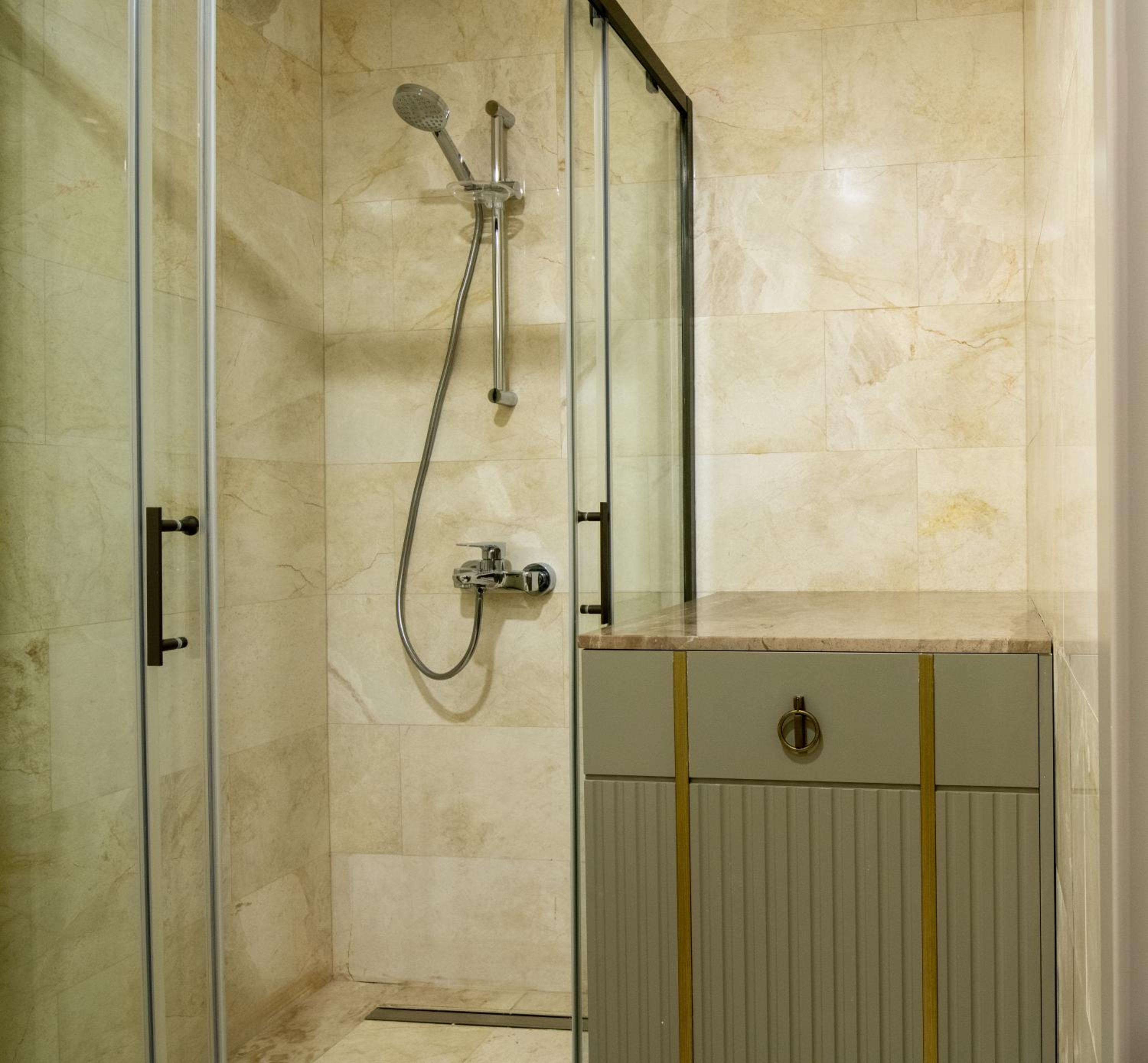 G Tower Furnished Apartment Rentals