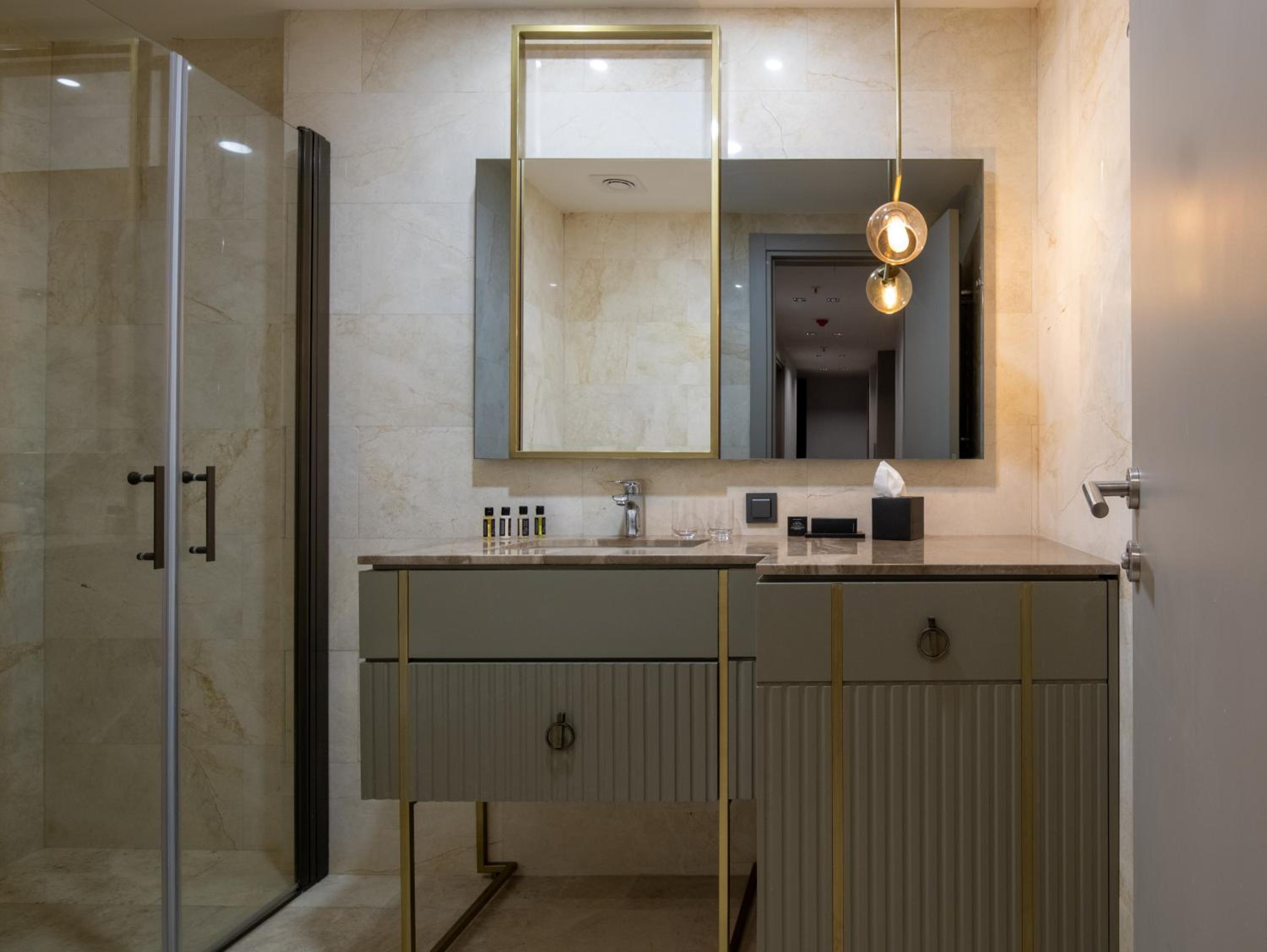 G Tower Furnished Apartment Rentals