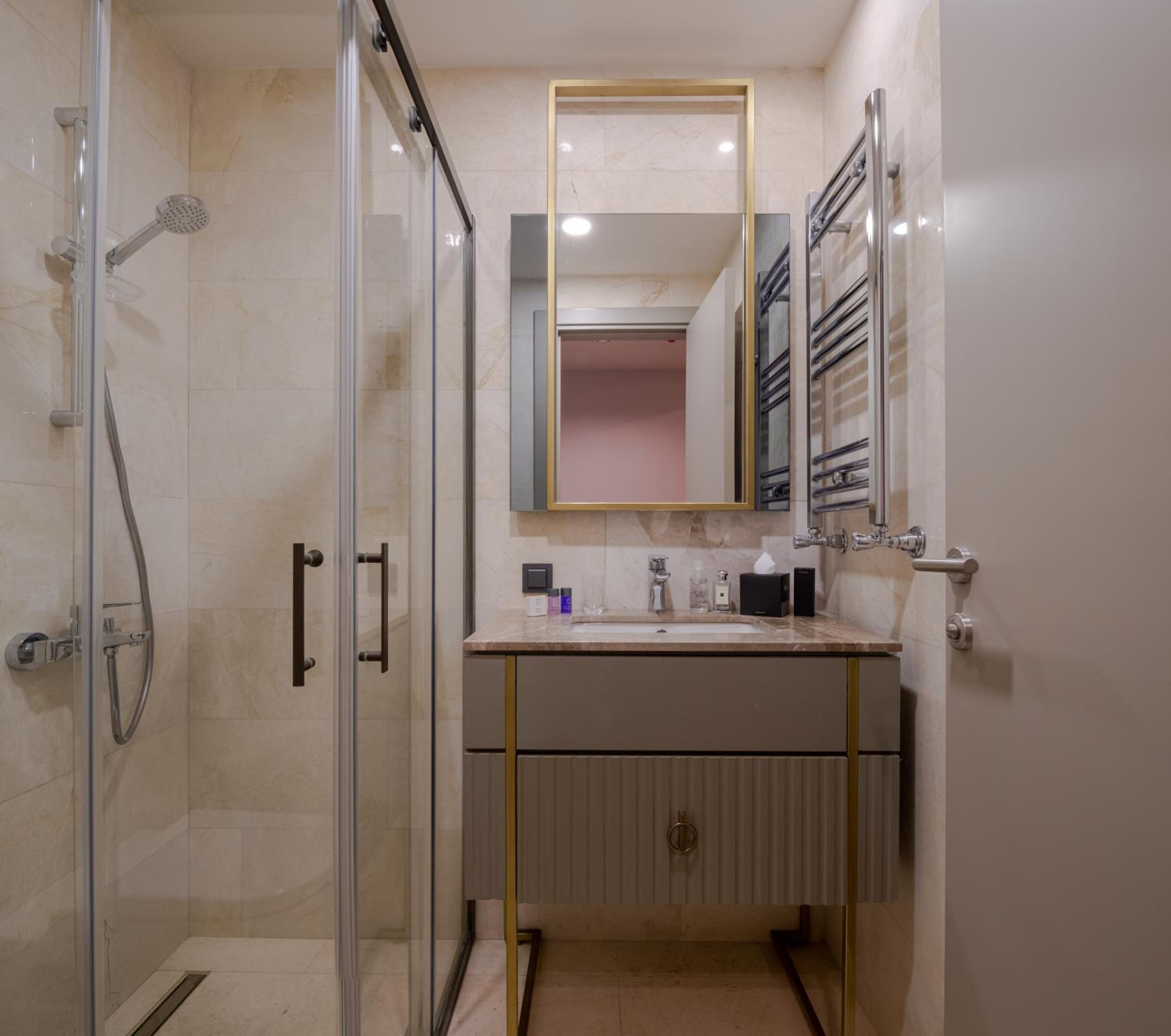 G Tower Furnished Apartment Rentals
