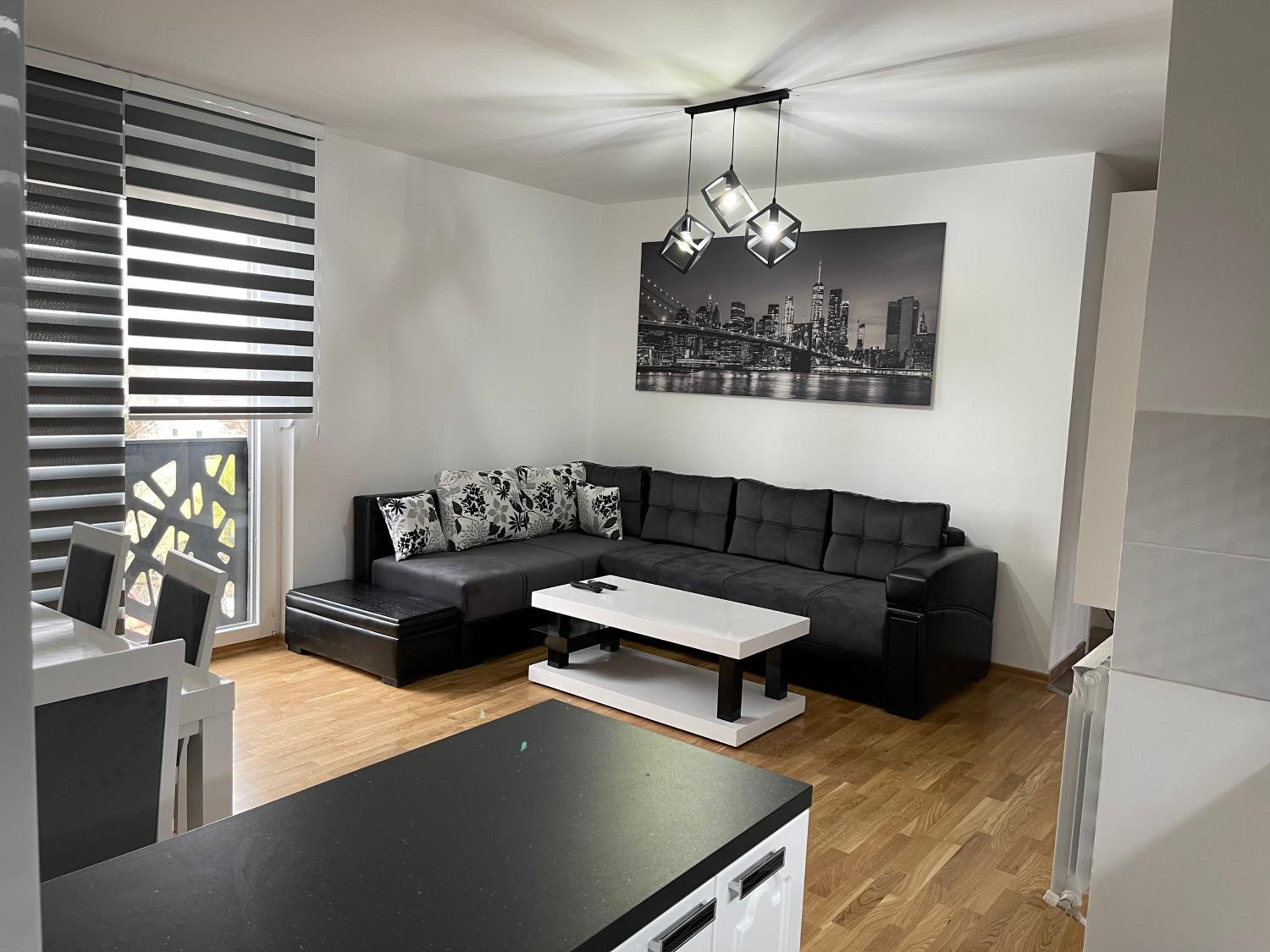 Royal Residence Apartmani 2 view 2