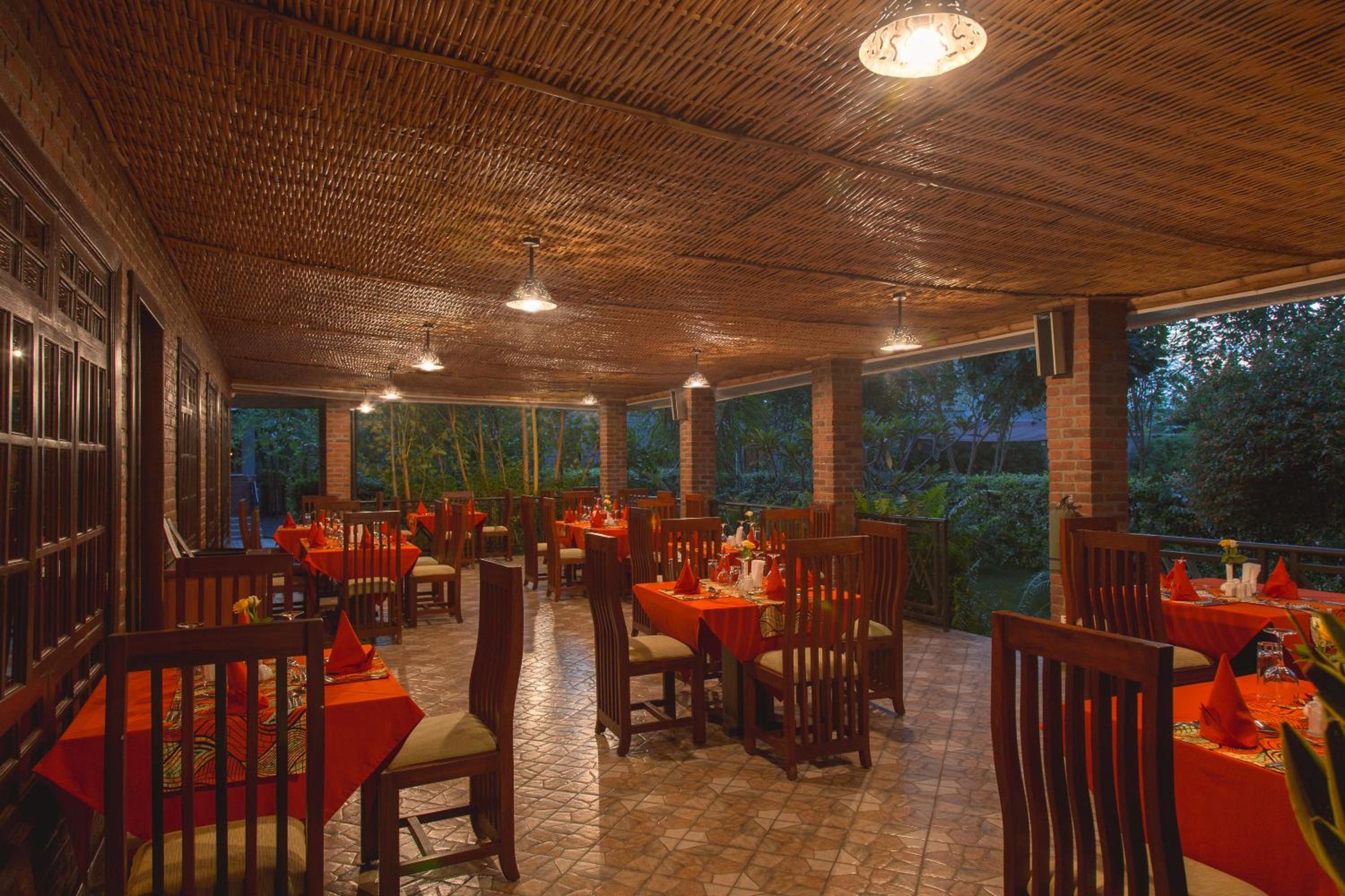 Airport Planet Lodge