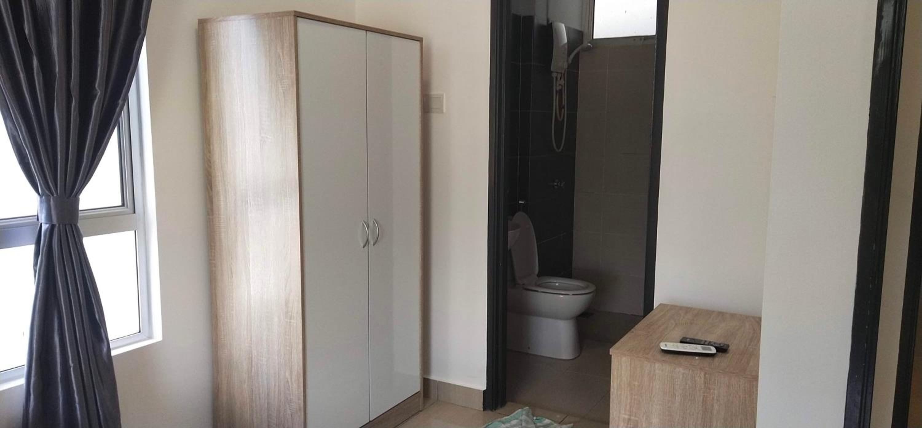8pax Mount austin Midori Green homestay