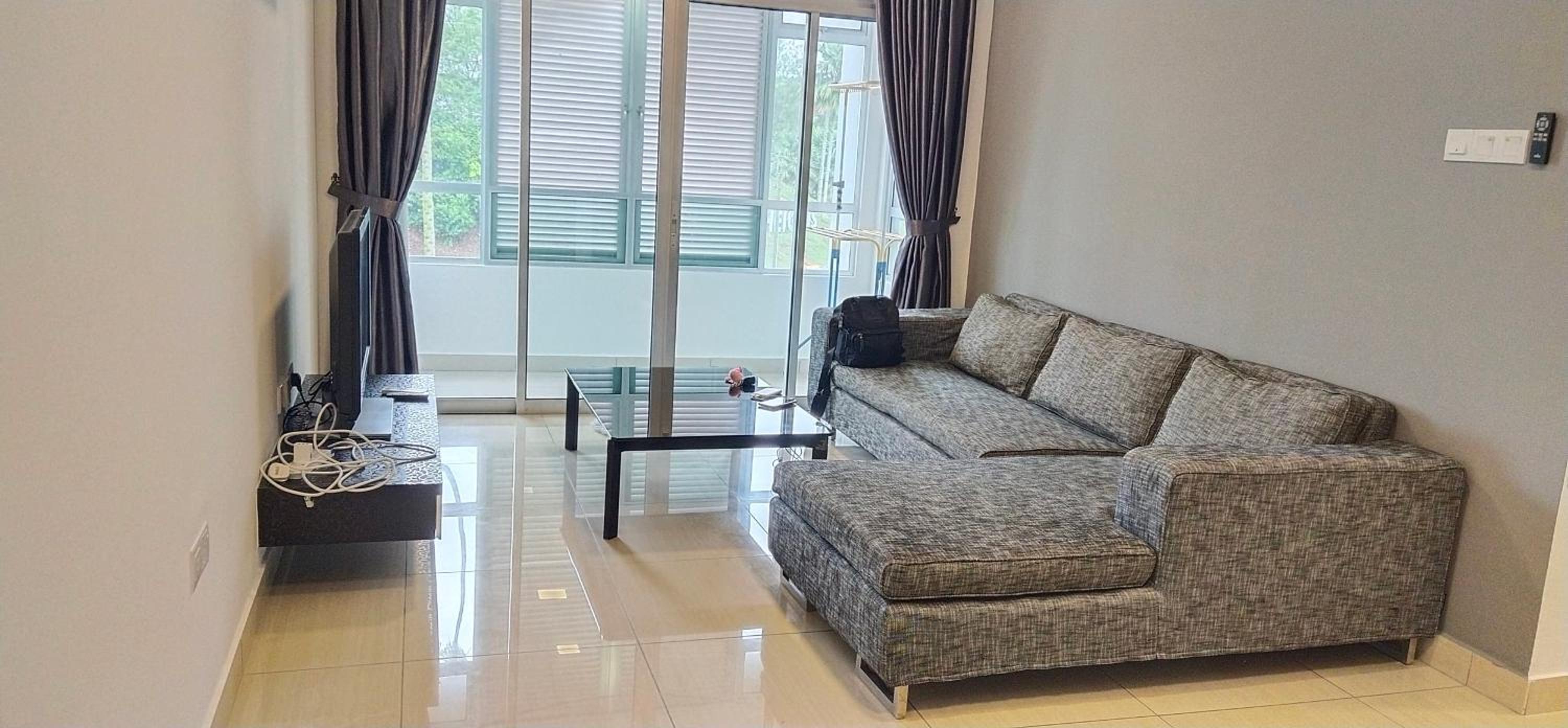 8pax Mount austin Midori Green homestay