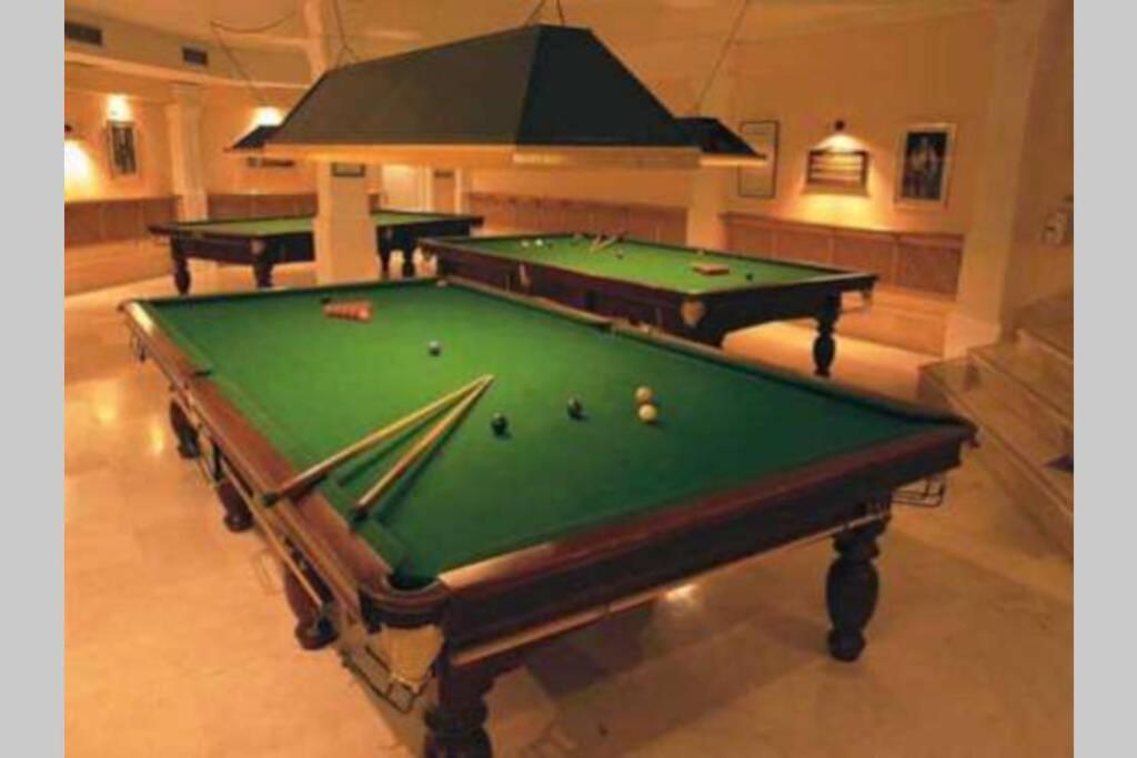 Stylish one bed apartment at Matchroom Country Club photo 4