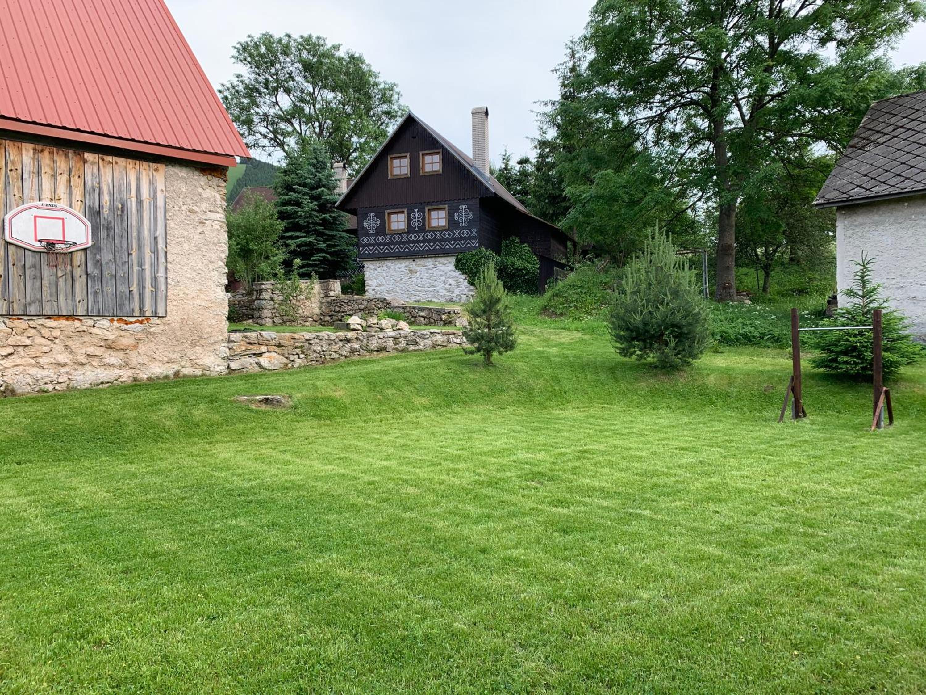 Chalupa Nad Lipou - Čičmany, turistika, sauna, krb view 5