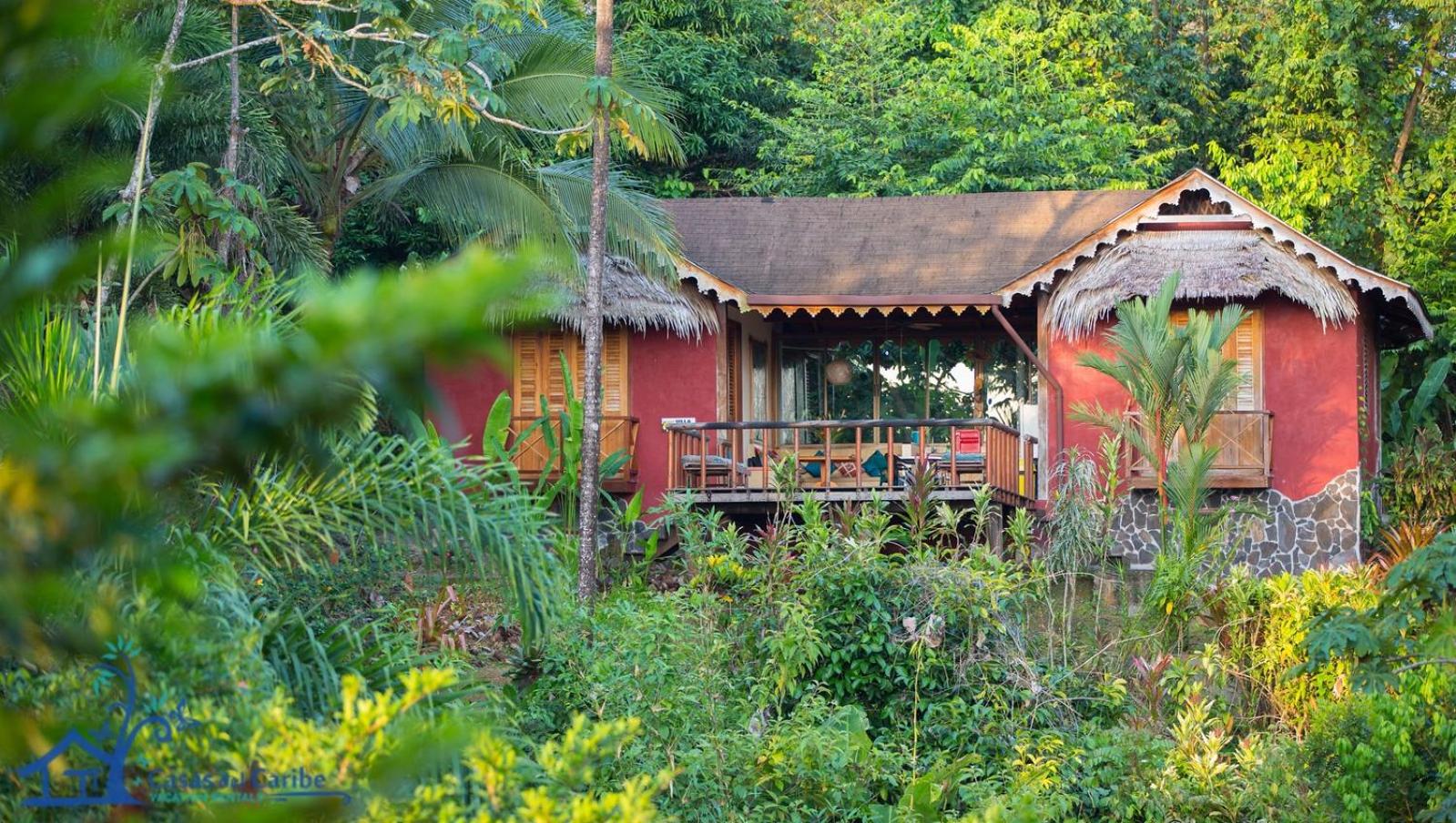 Villa Toucan with National Geographic Views