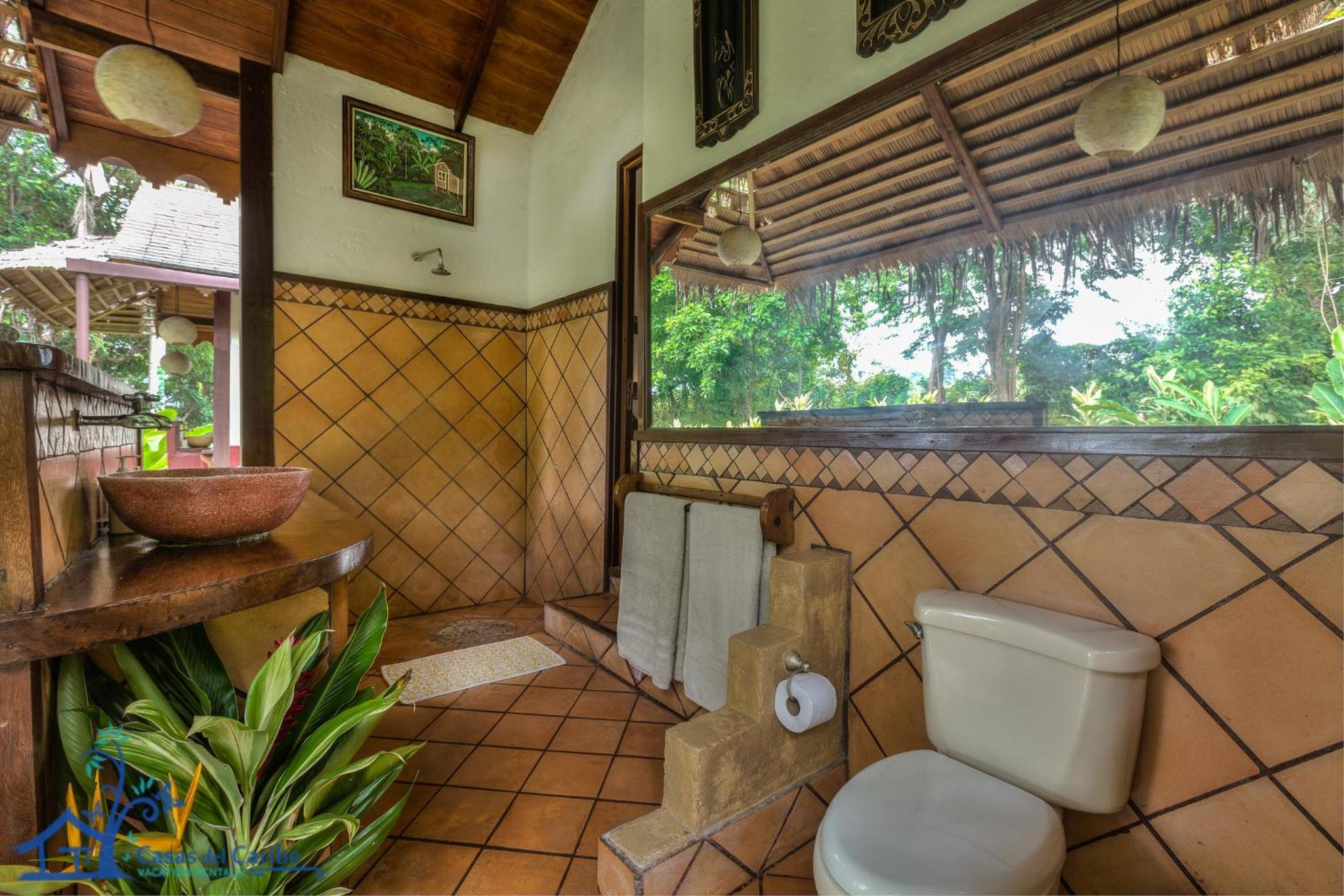 Villa Toucan with National Geographic Views