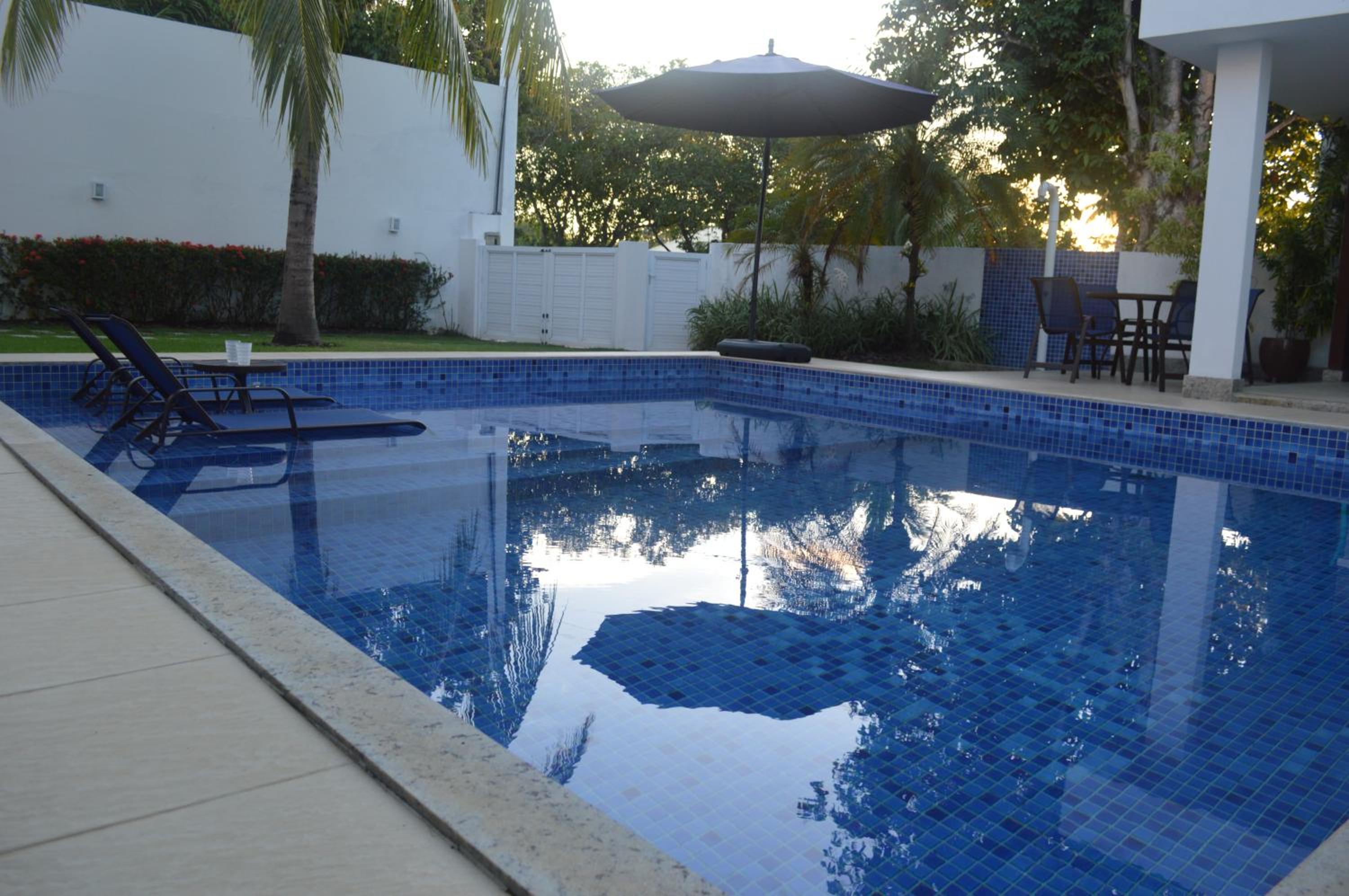 Guarajuba, 5 suites e piscina