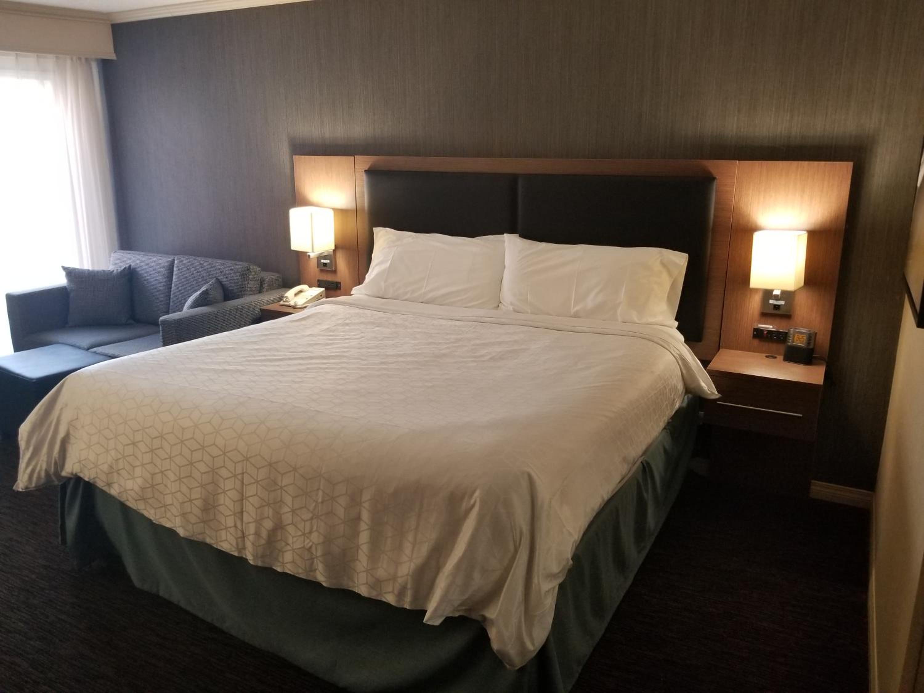 Holiday Inn Express Edmonton Downtown, an IHG Hotel-1