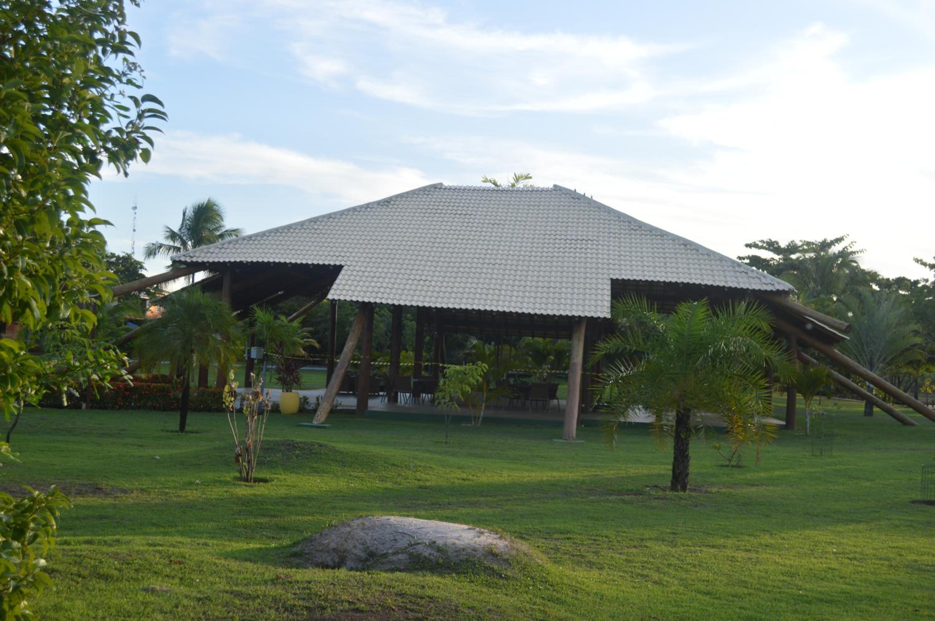 Guarajuba, 5 suites e piscina