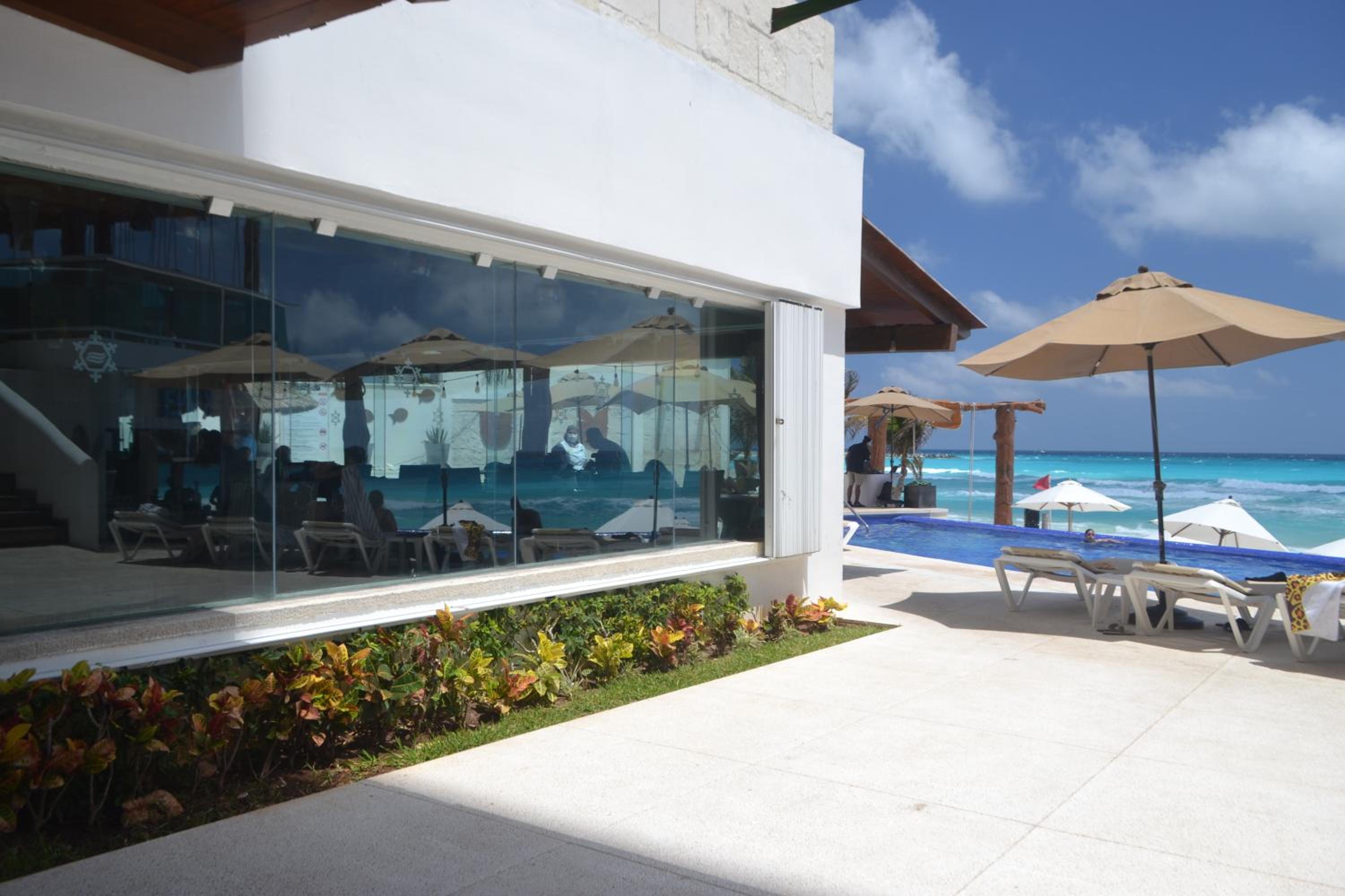 GIRASOL CONDO CANCUN BEAcH