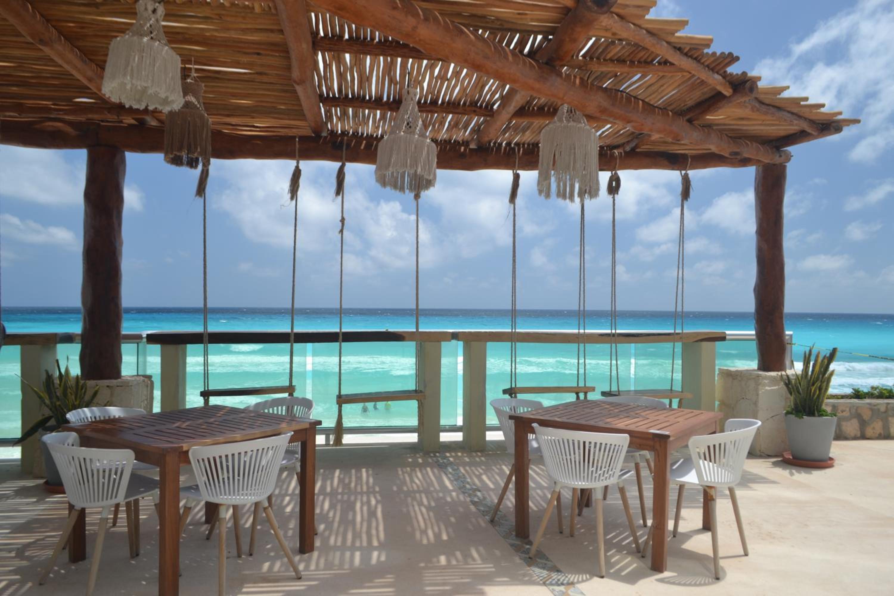 GIRASOL CONDO CANCUN BEAcH