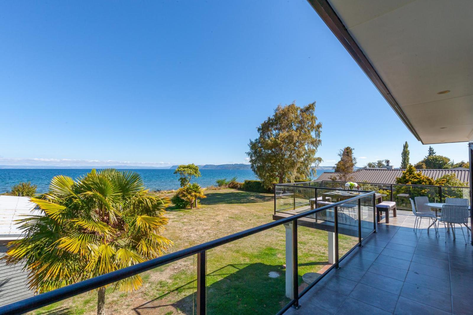 Lakefront Villa - Waitahanui Holiday Home view 5