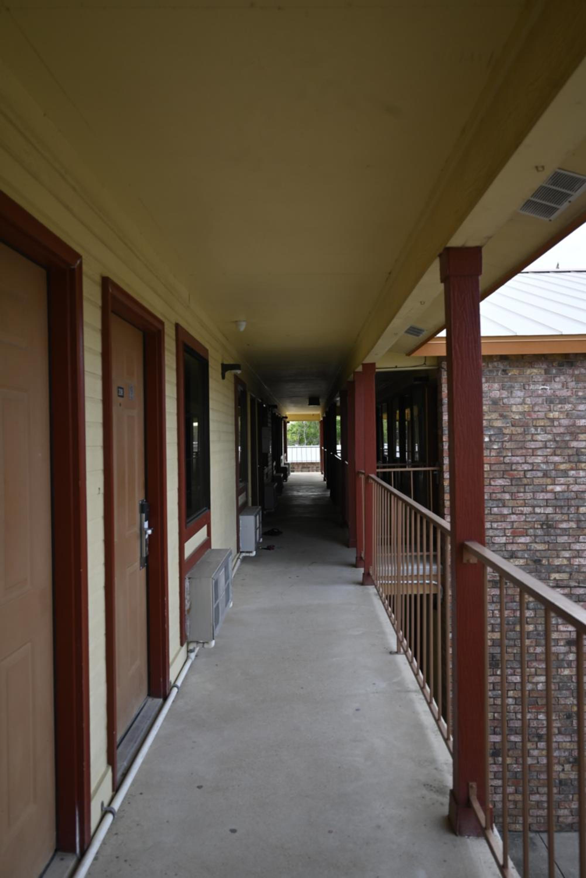 Coachway Inn