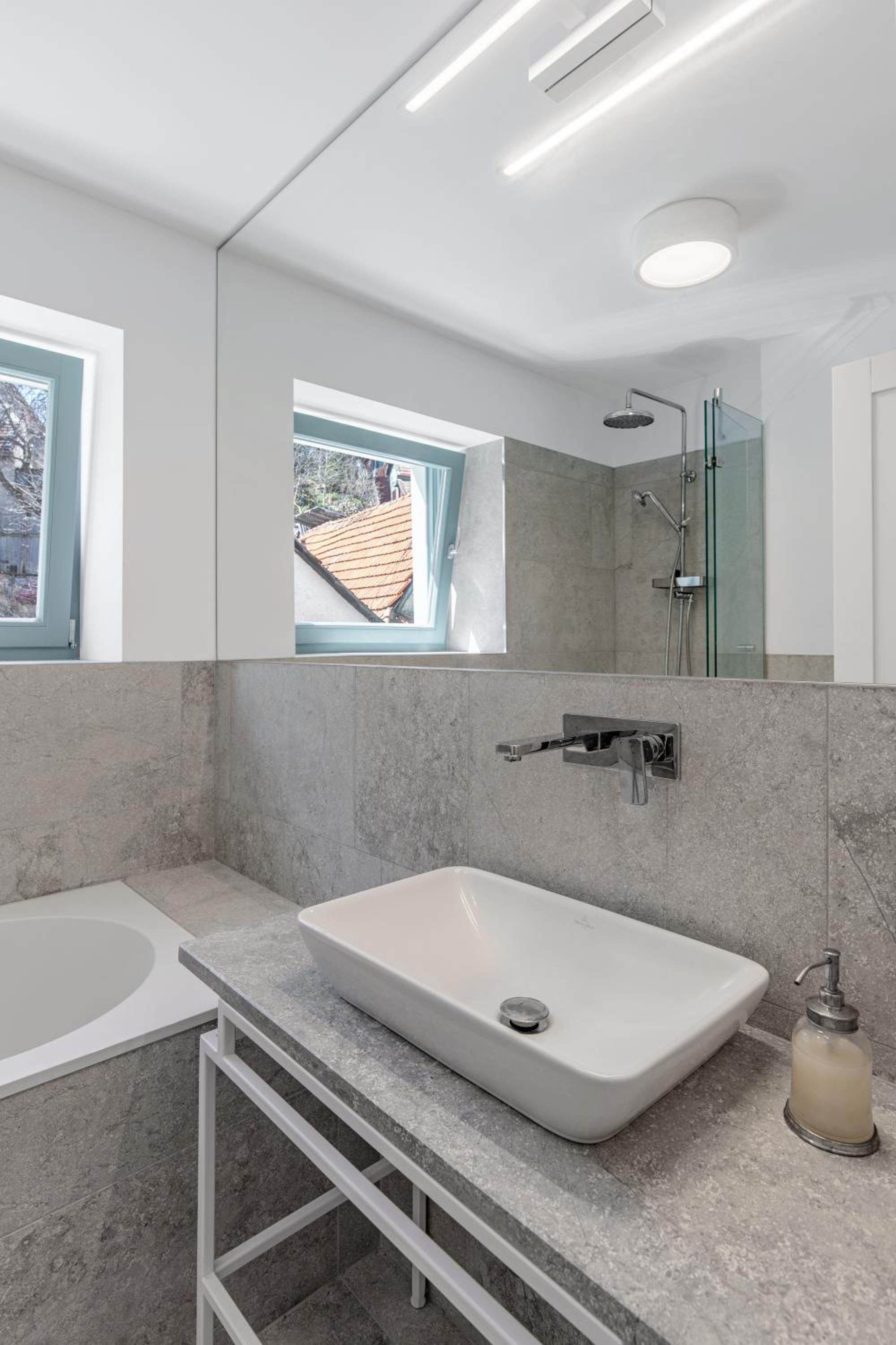 Olarilor Apartment view 3