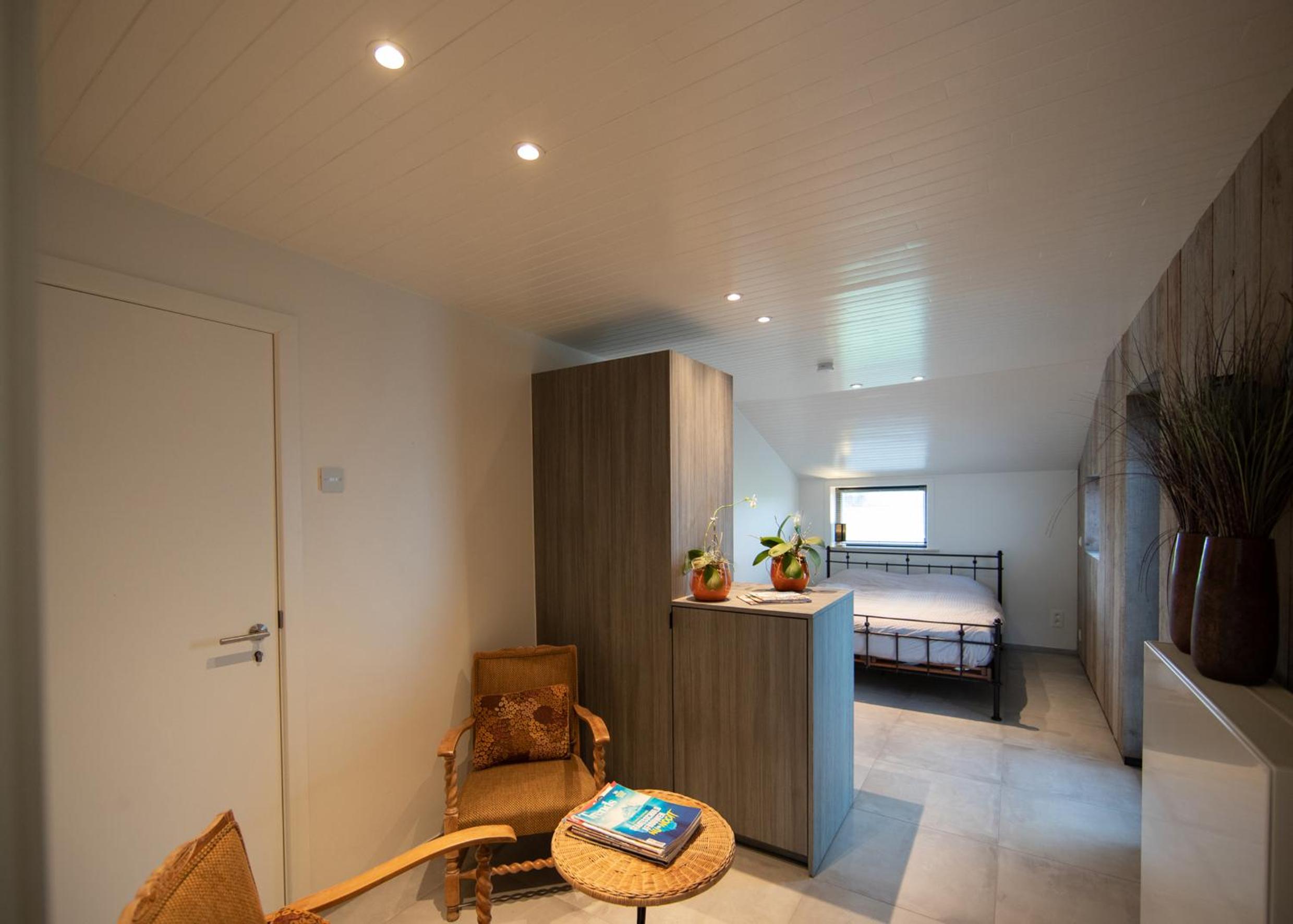 Landelijk vakantiehuis in Diksmuide met een tuin en vijver
