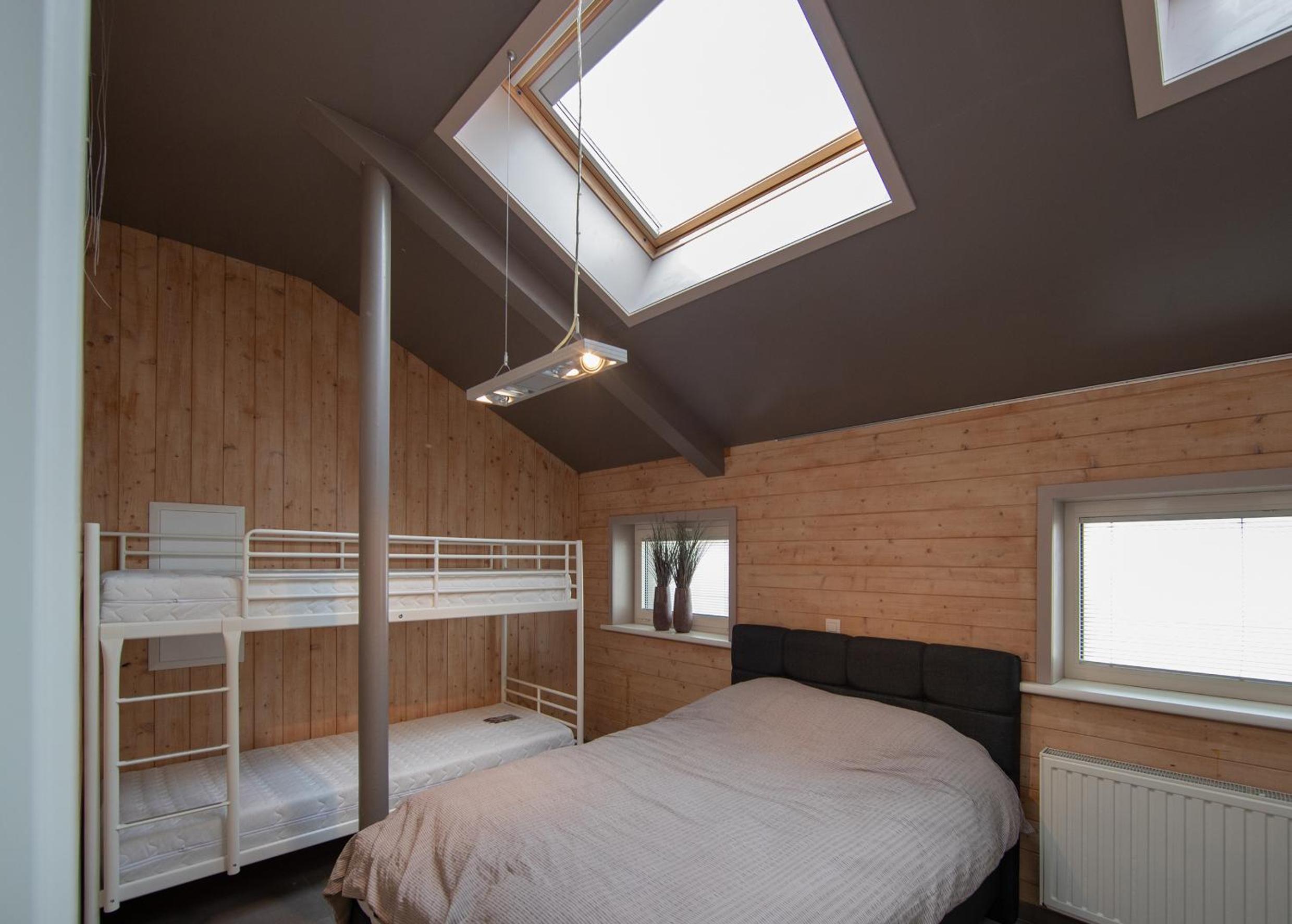 Landelijk vakantiehuis in Diksmuide met een tuin en vijver