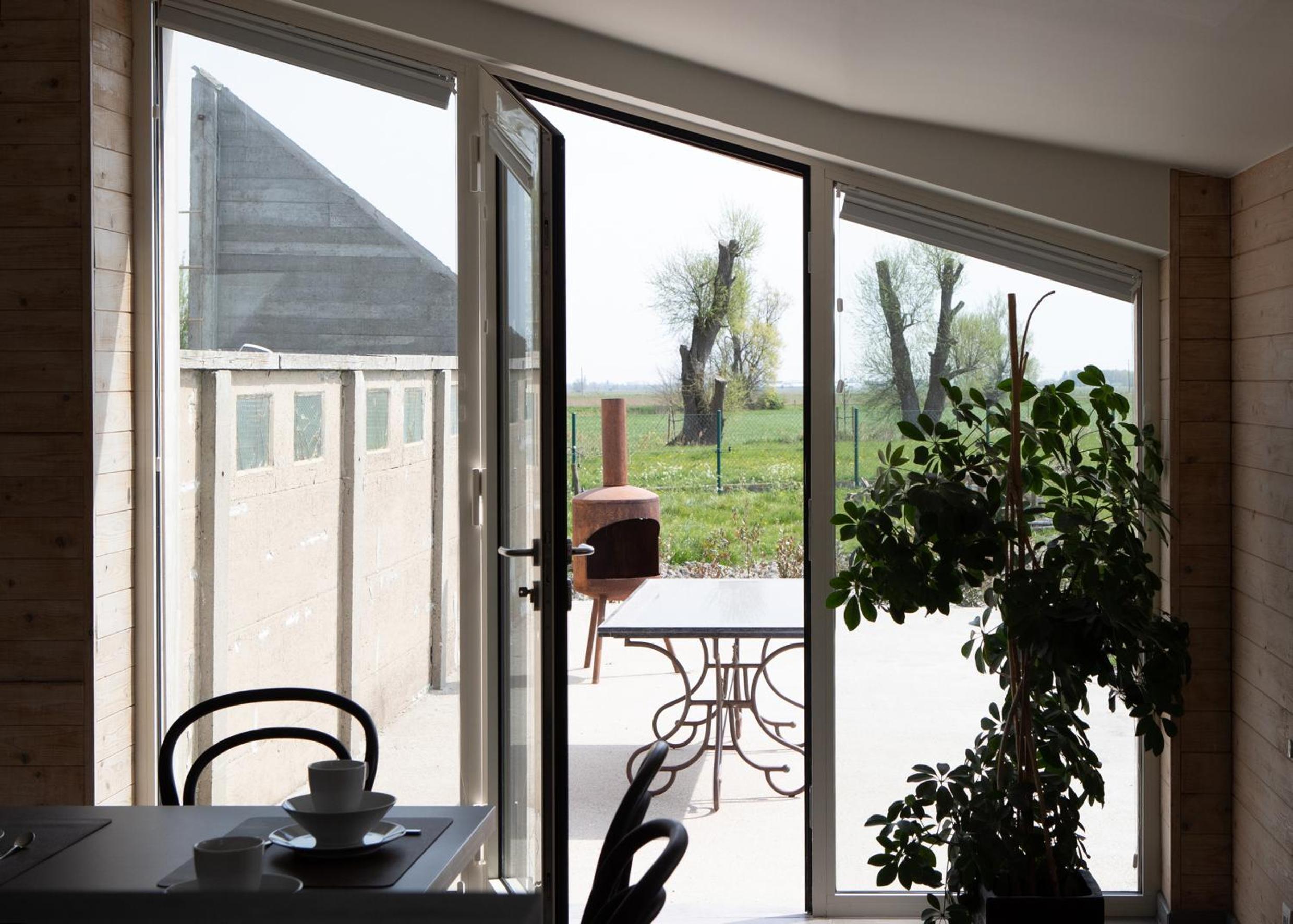 Landelijk vakantiehuis in Diksmuide met een tuin en vijver