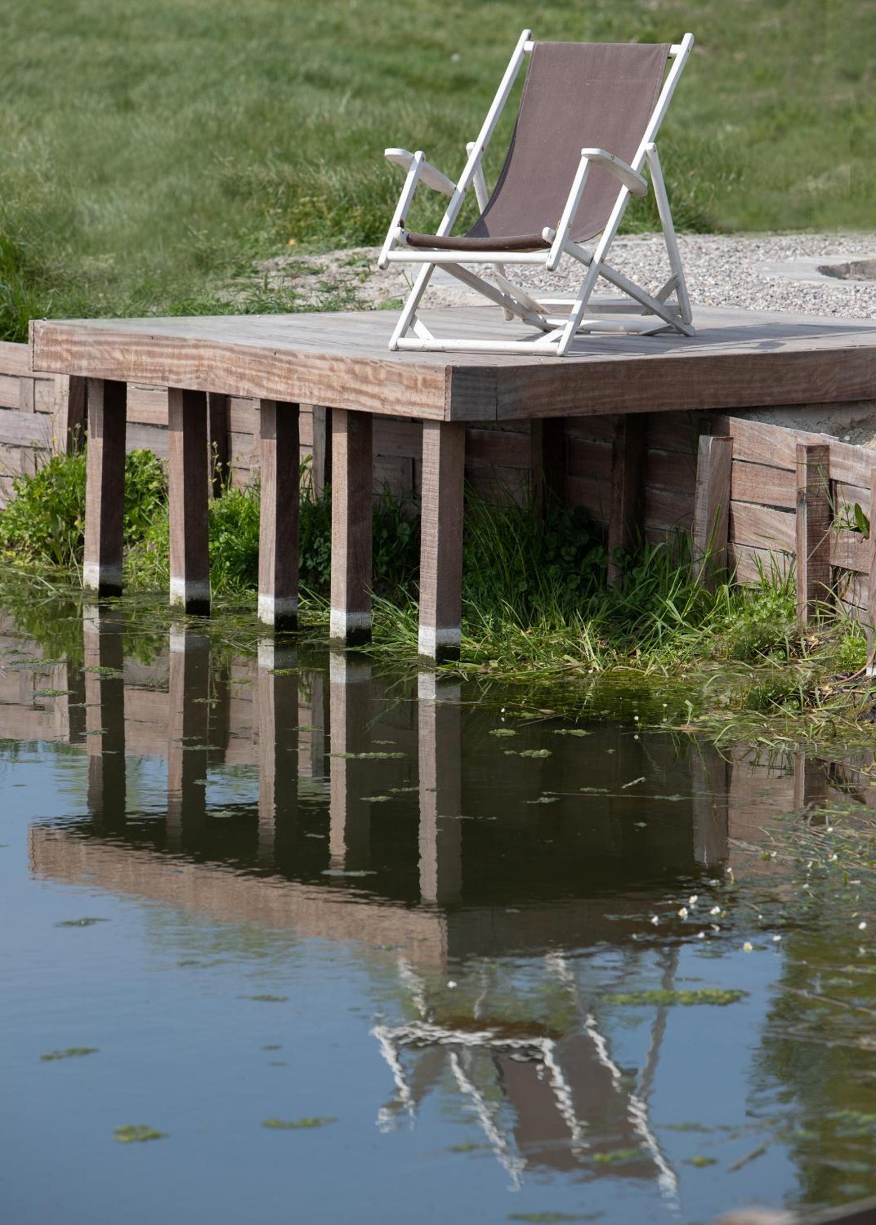 Landelijk vakantiehuis in Diksmuide met een tuin en vijver