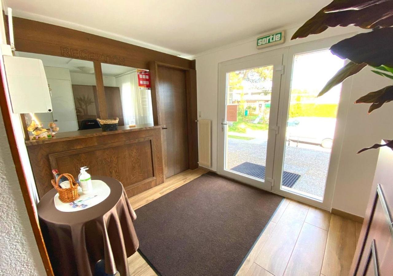 Motel des fleurs view 2