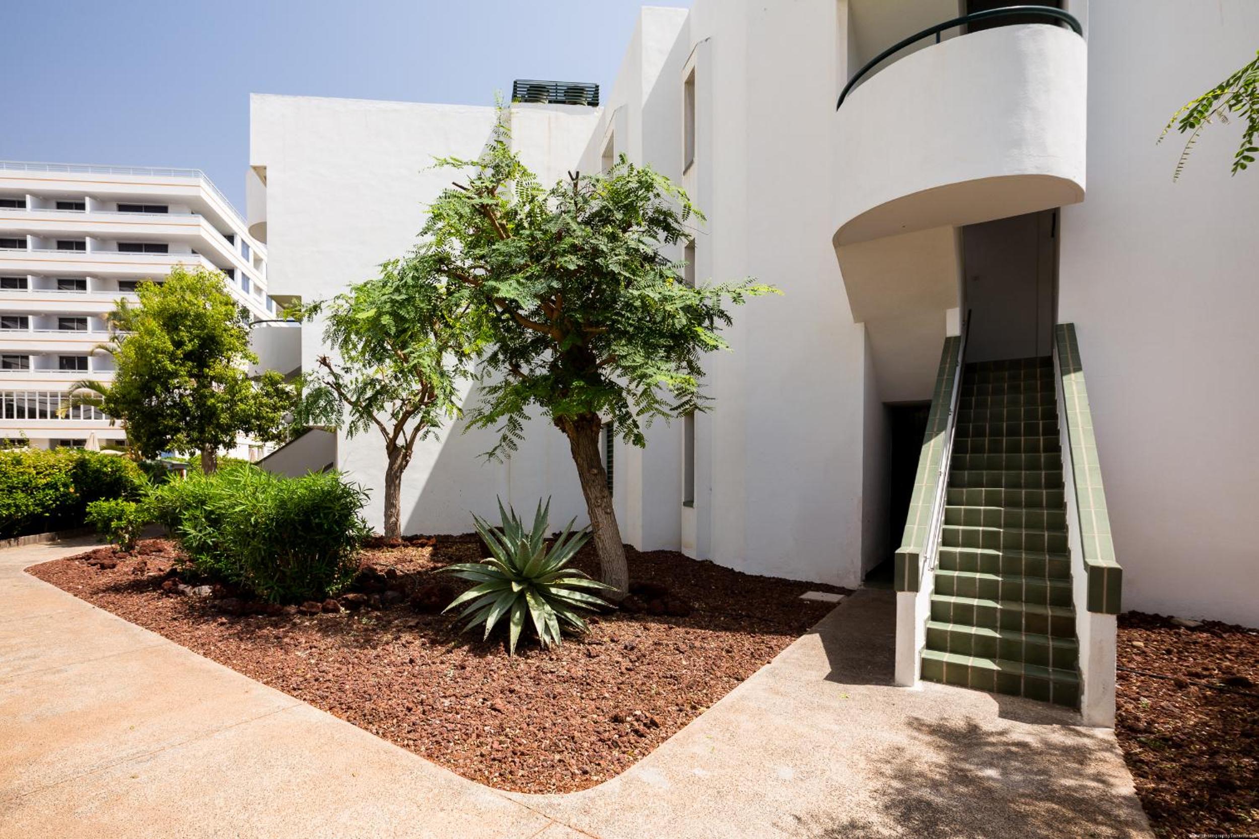 GO2TENERIFE Apart'Teno Amazing pool view & near the beach photo 4