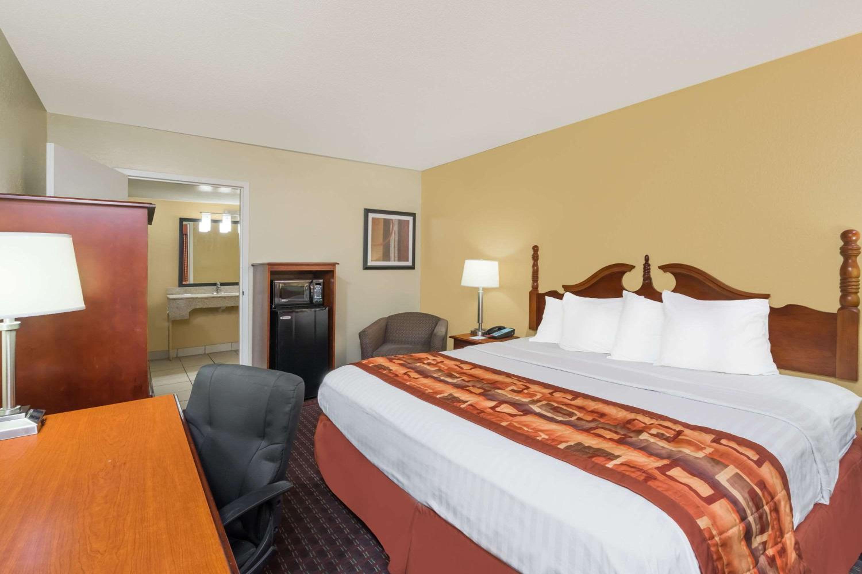 Baymont by Wyndham Goodlettsville Nashville - Property Image 20