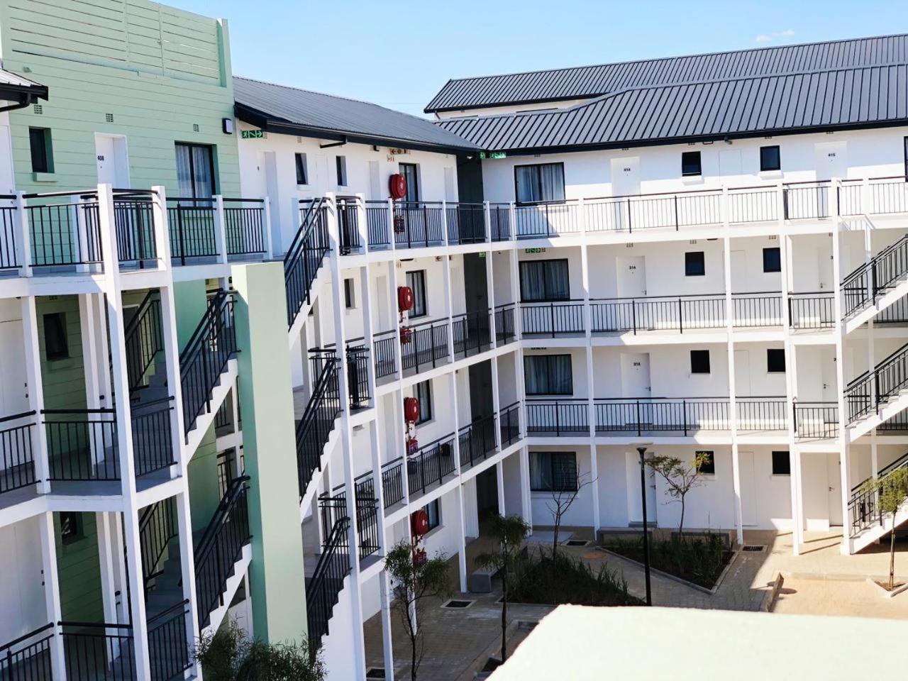 MINT Express Sandton View photo 36 of 82