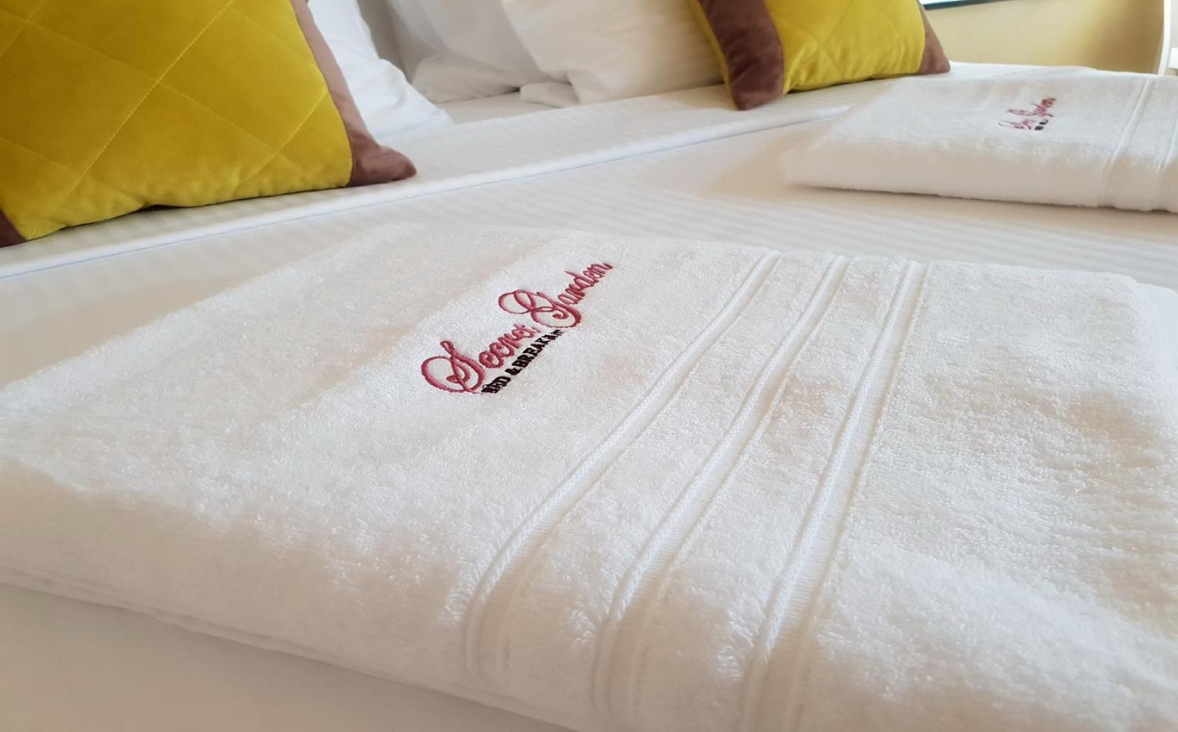 B&B Secret Garden Adults only