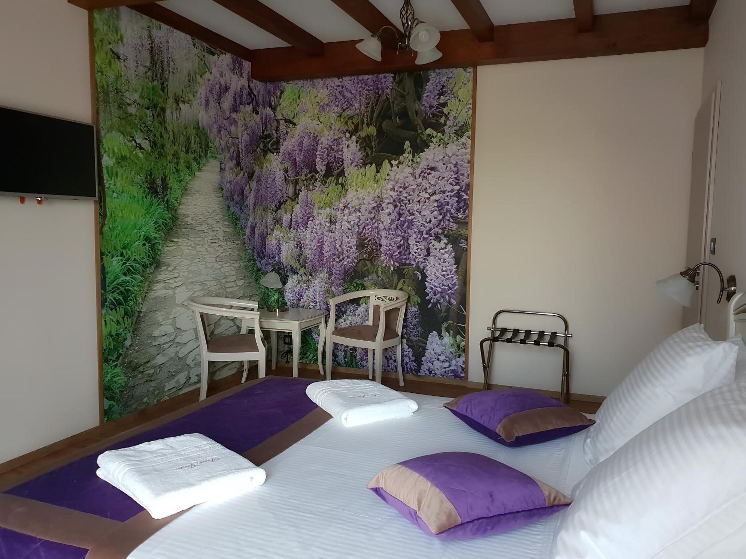 B&B Secret Garden Adults only