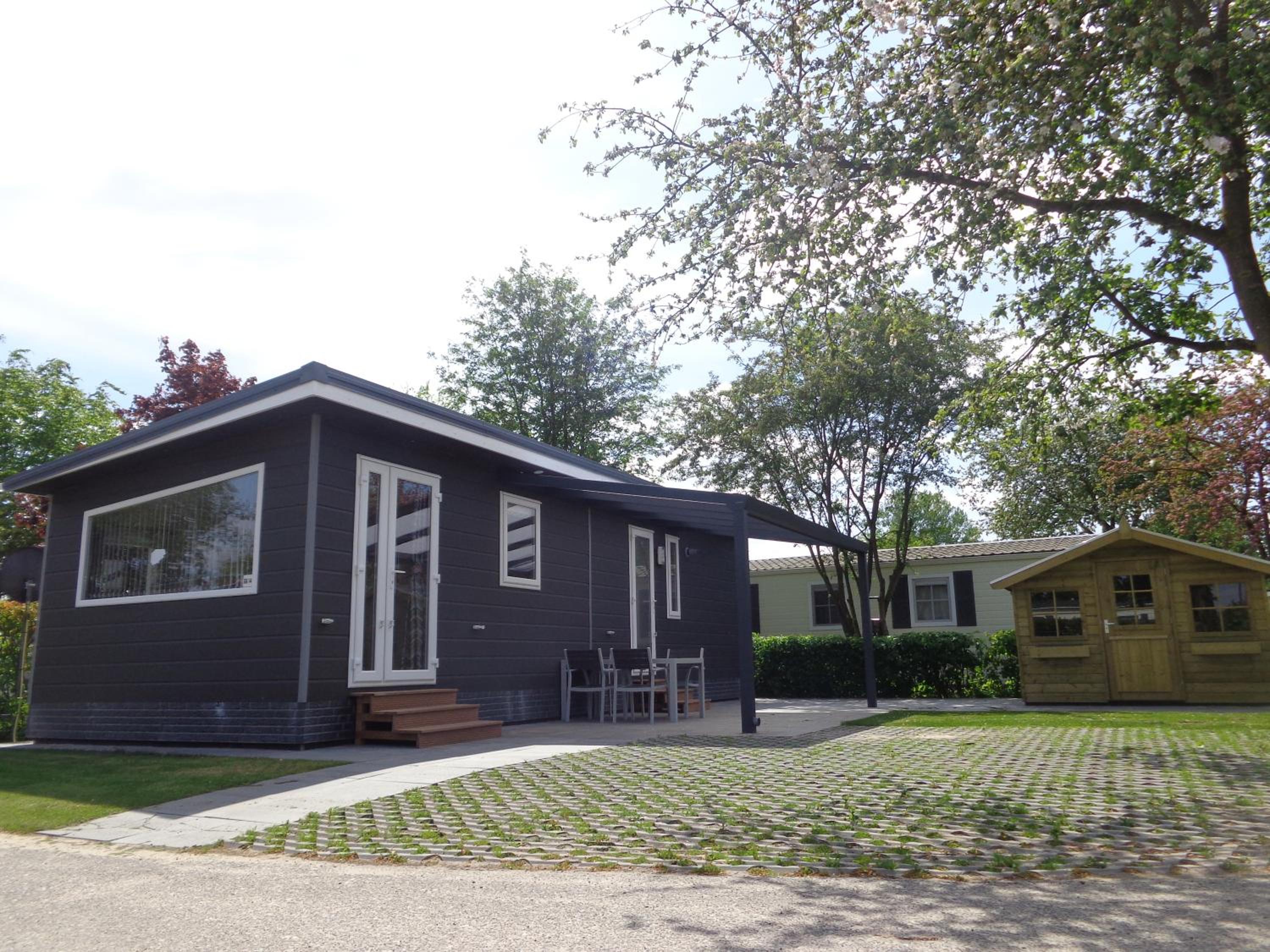 Recreatiepark Jachthaven De Veerstal Lathum - Luxe Chalet view 5