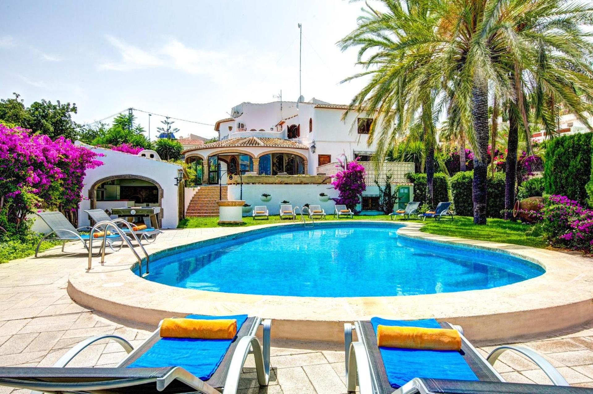 Hotel 0327 Villa El Cau - Image 1