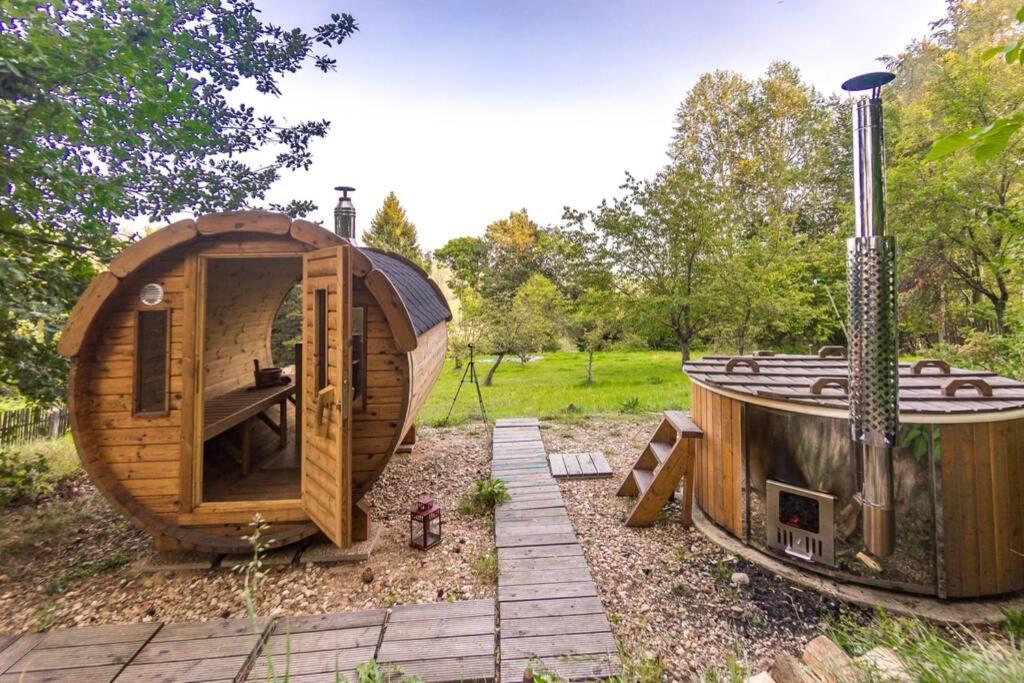 ENJOY Cozy Romance Hills Forest Gardens Views Sauna Whirlpool Bath
