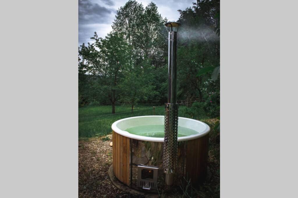 ENJOY Cozy Romance Hills Forest Gardens Views Sauna Whirlpool Bath