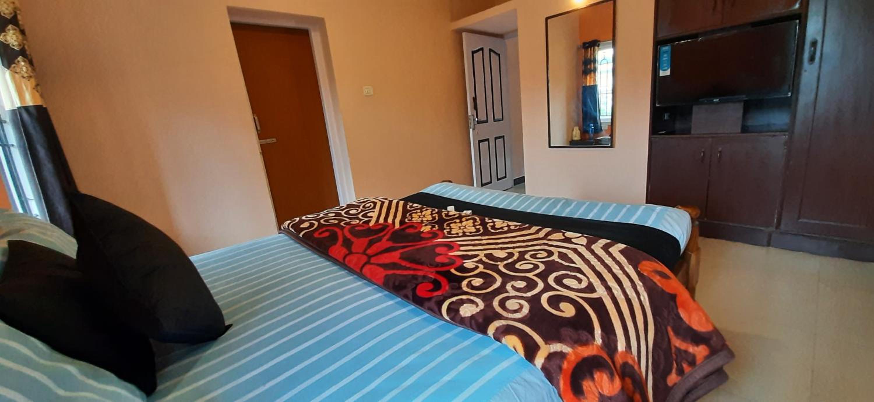 IMPERIAL COTTAGE, HILL BUNK OOTY view 5