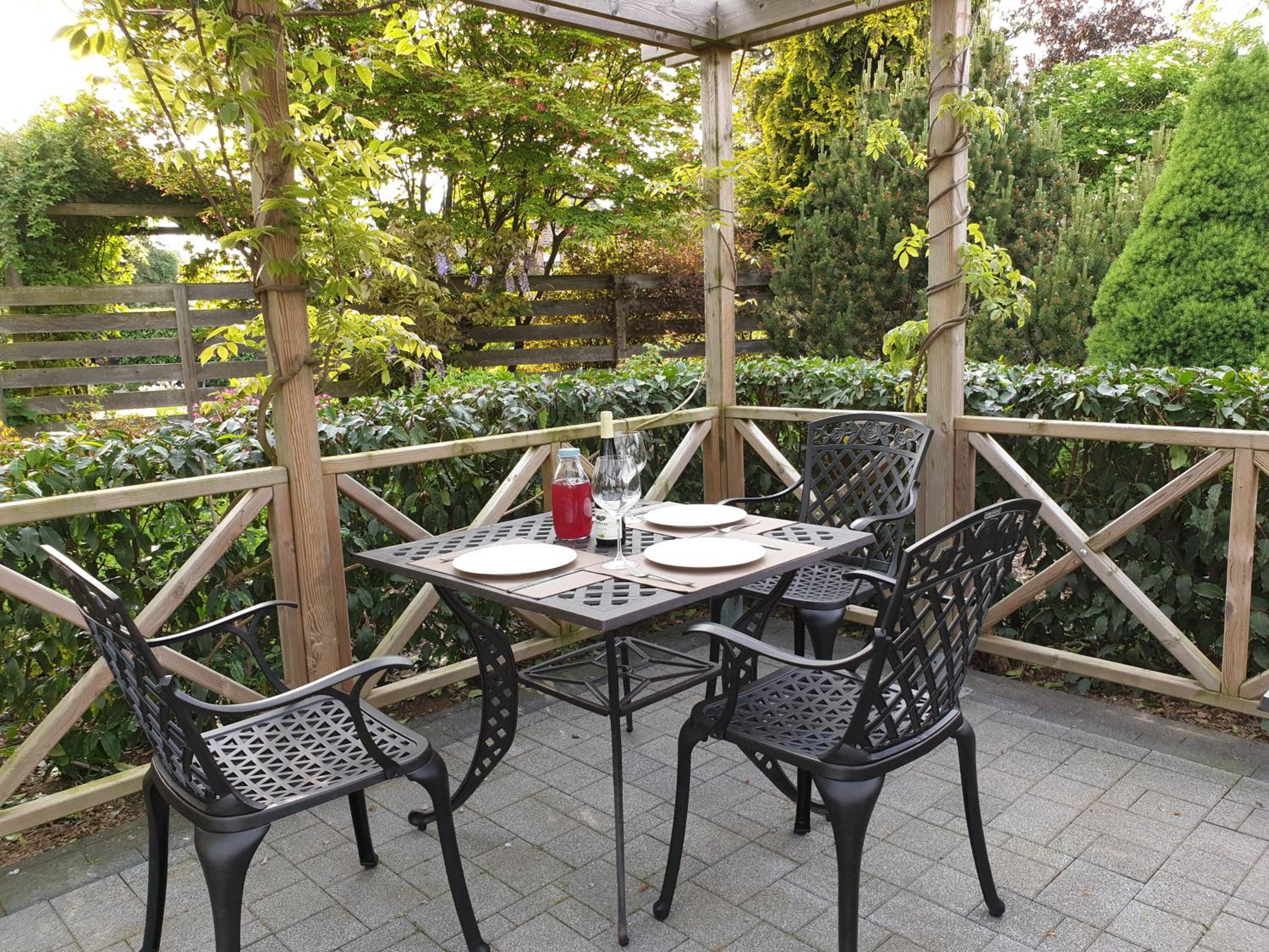 B&B Secret Garden Adults only
