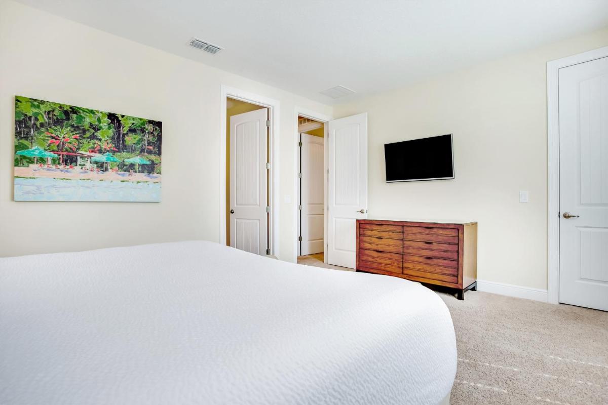 Encore Resort 8 Bedroom Vacation Home with Pool 2105