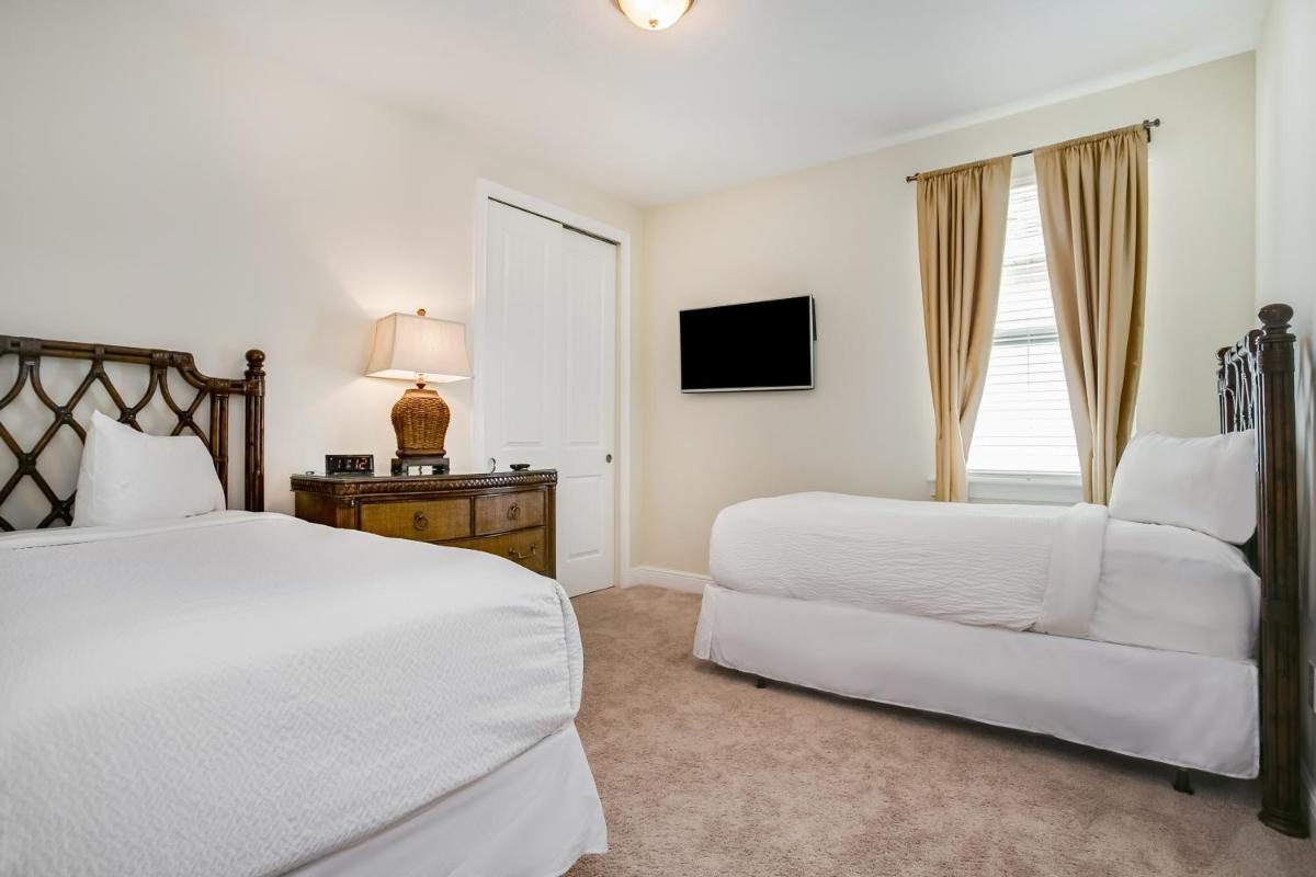 Encore Resort 8 Bedroom Vacation Home with Pool 2105