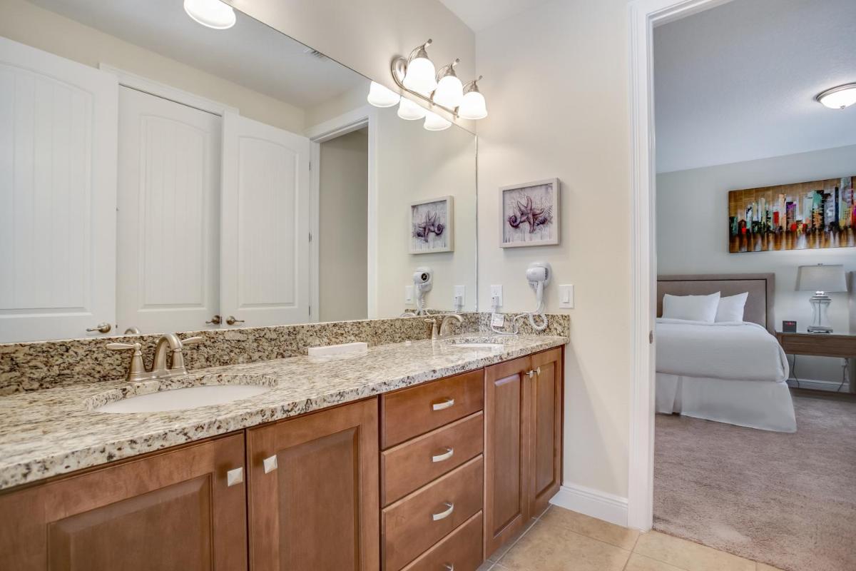 Encore Resort 8 Bedroom Vacation Home with Pool 2105