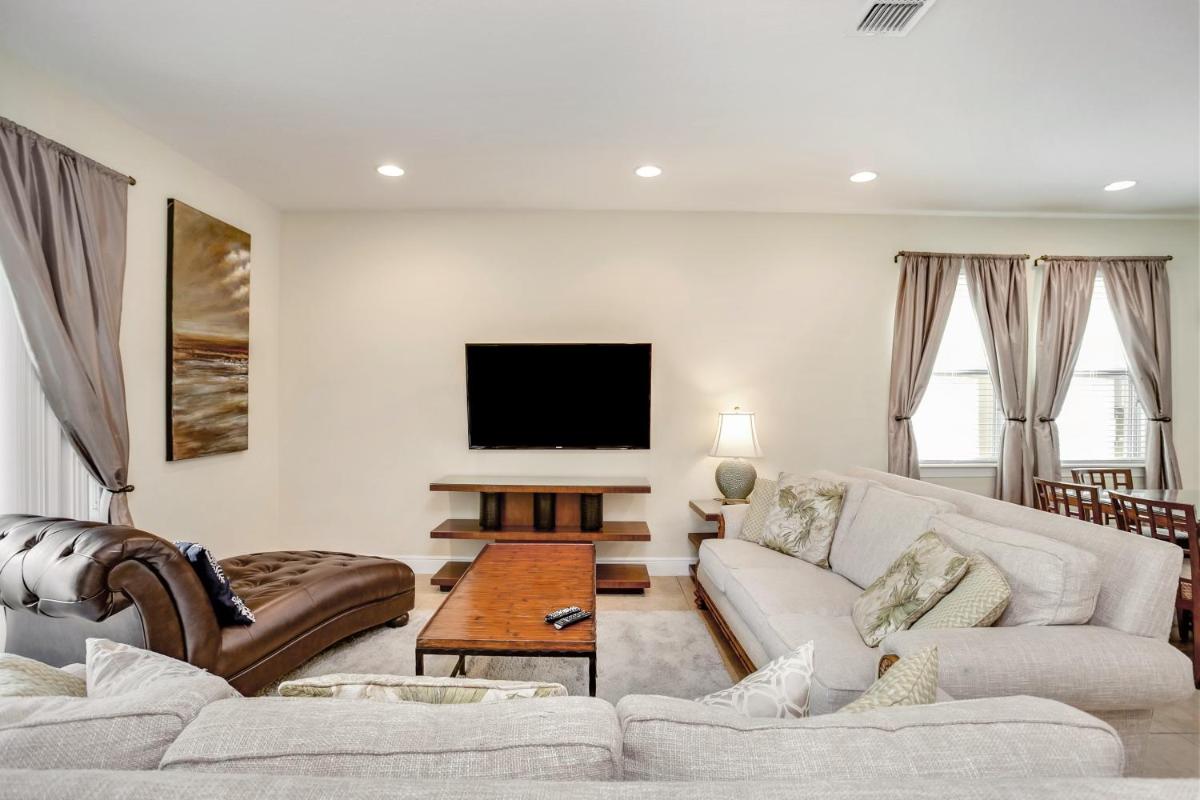 Encore Resort 8 Bedroom Vacation Home with Pool 2105