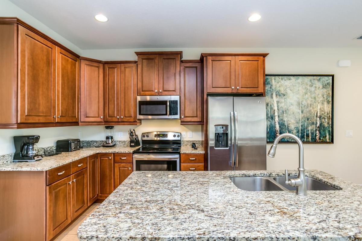 Encore Resort 8 Bedroom Vacation Home with Pool 2105