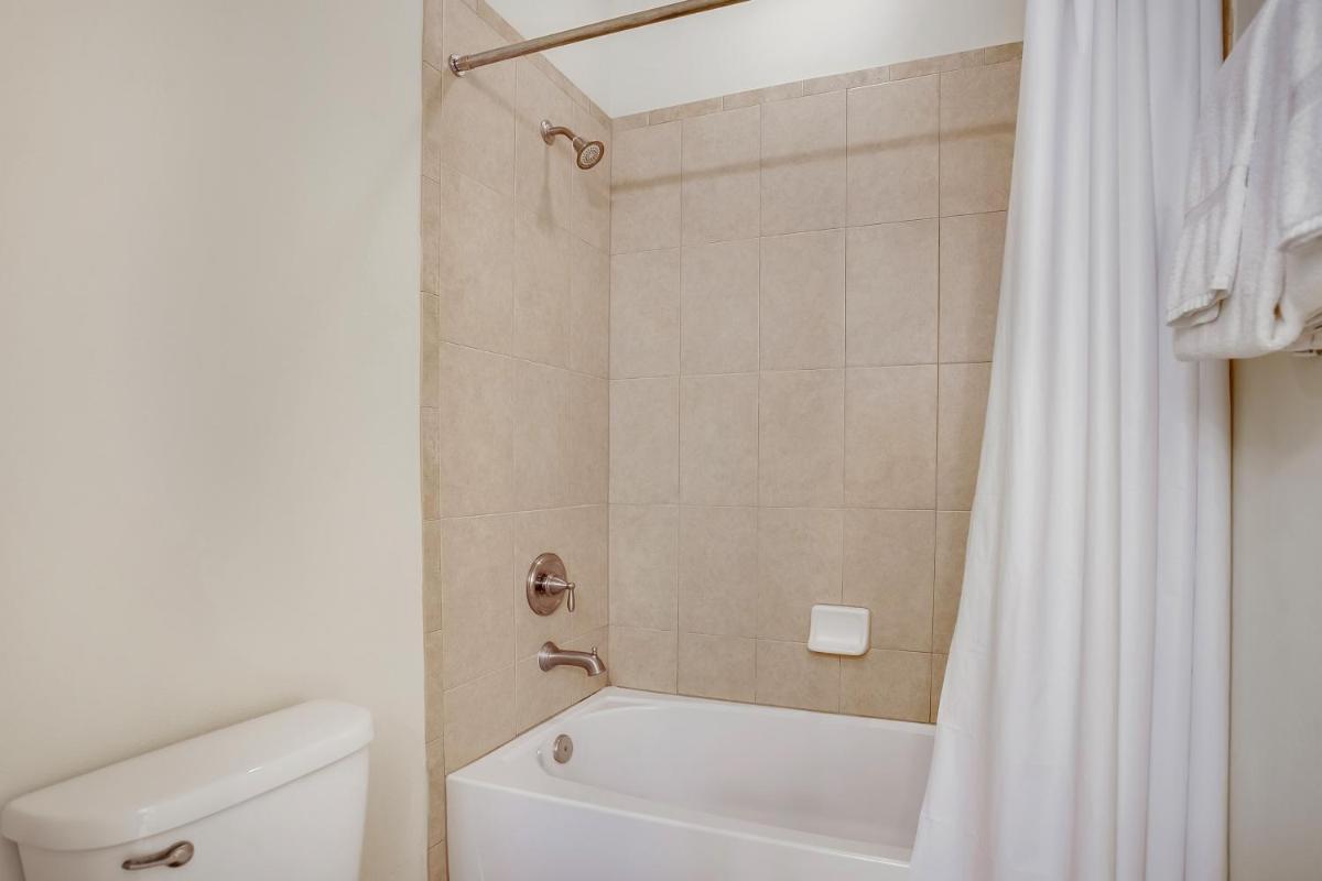 Encore Resort 8 Bedroom Vacation Home with Pool 2105