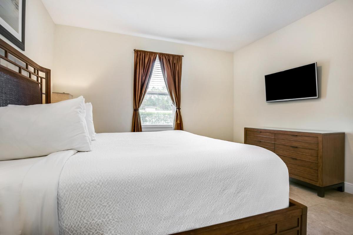 Encore Resort 8 Bedroom Vacation Home with Pool 2105