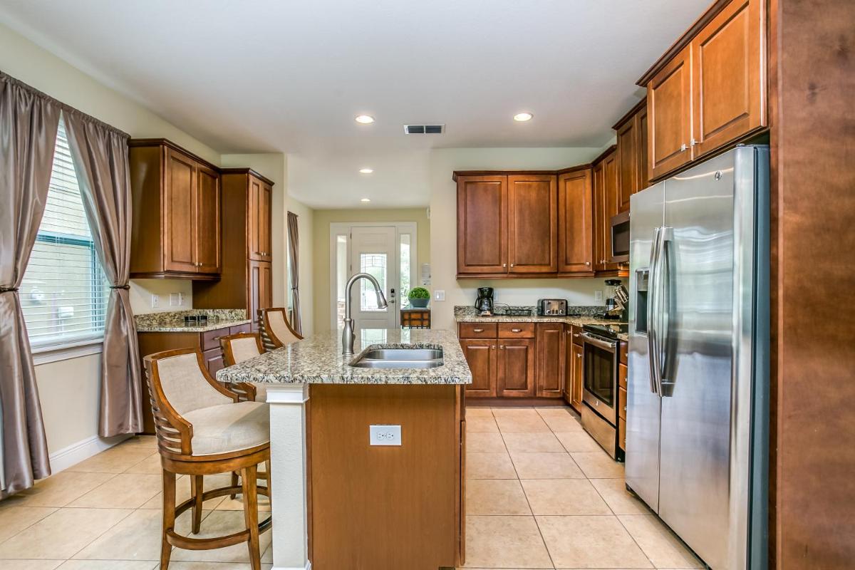 Encore Resort 8 Bedroom Vacation Home with Pool 2105